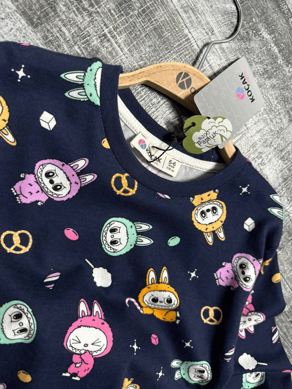Labubu Temalı Lacivert Pijama Takımı – Kız Çocuk, 2–8 Yaş