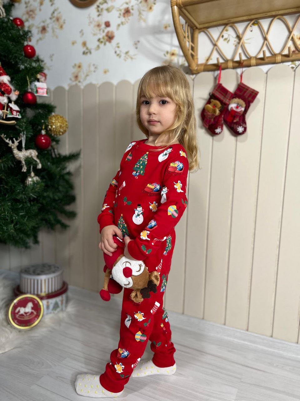 Yeni Yıl Temalı Kırmızı Pijama Takımı – Çocuk, 3–8 Yaş