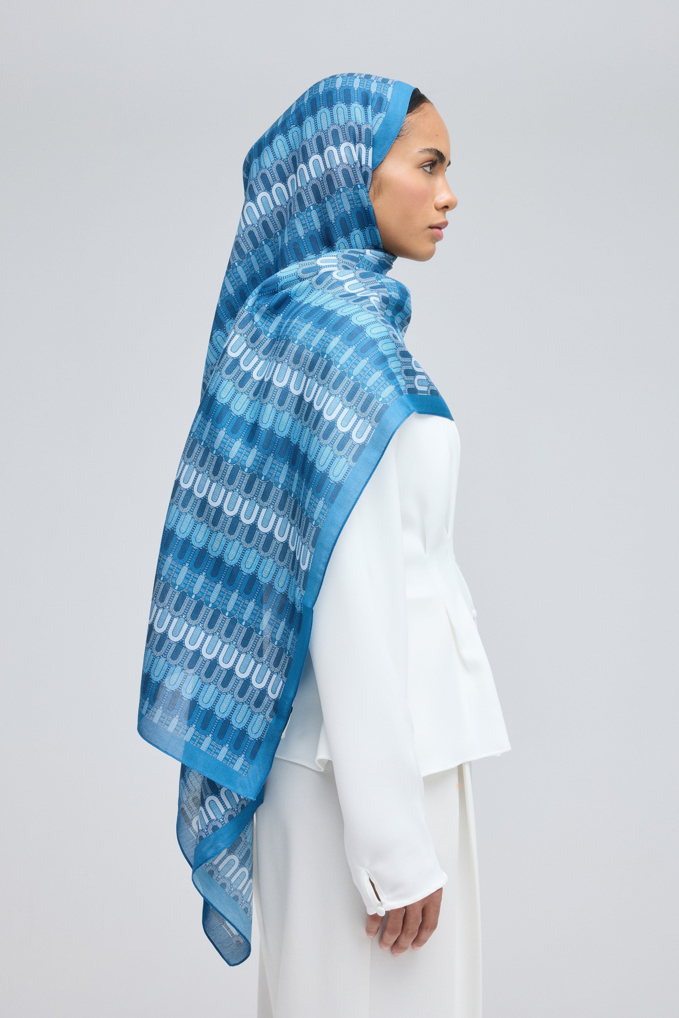 BLUE AMARA