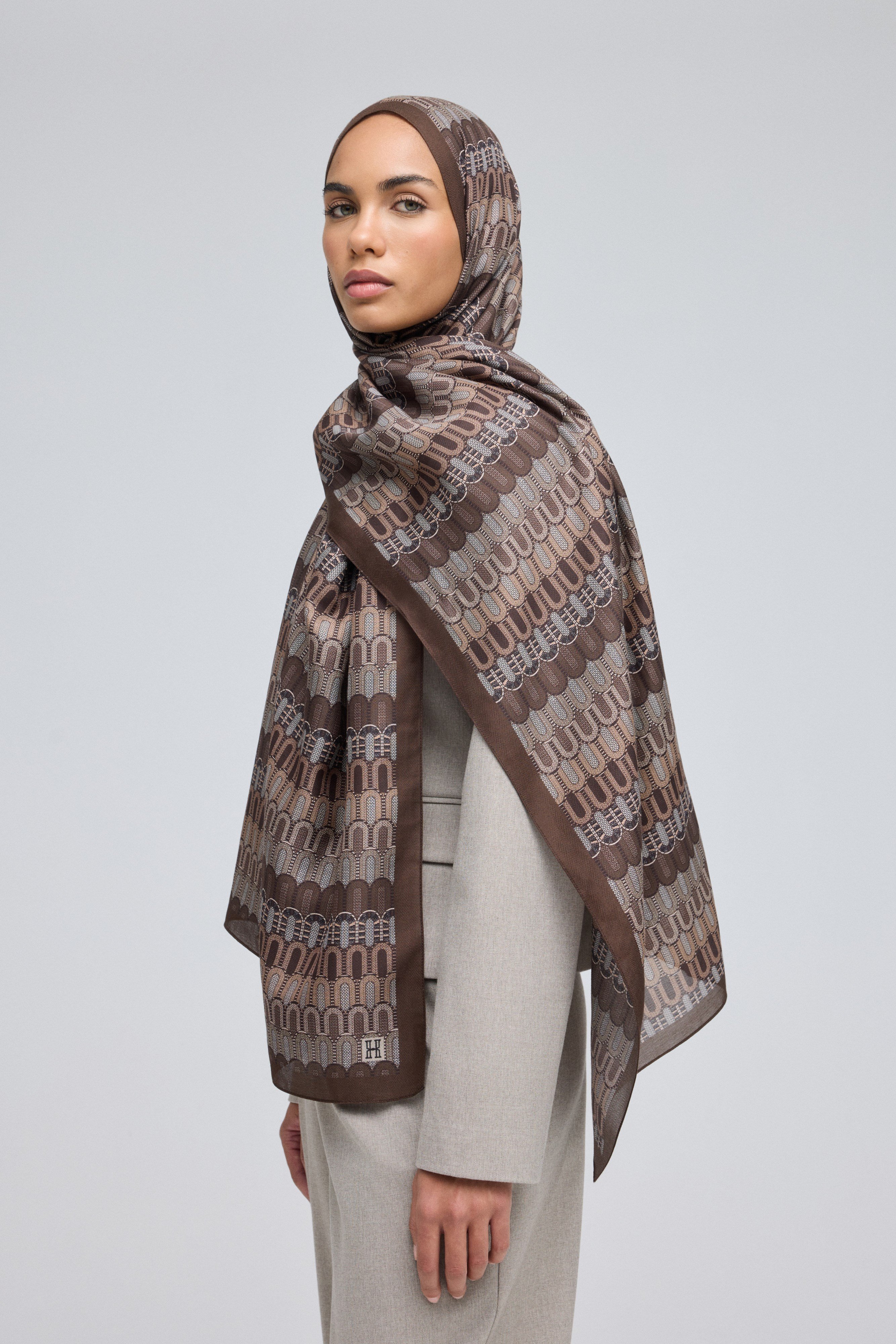 BROWN AMARA