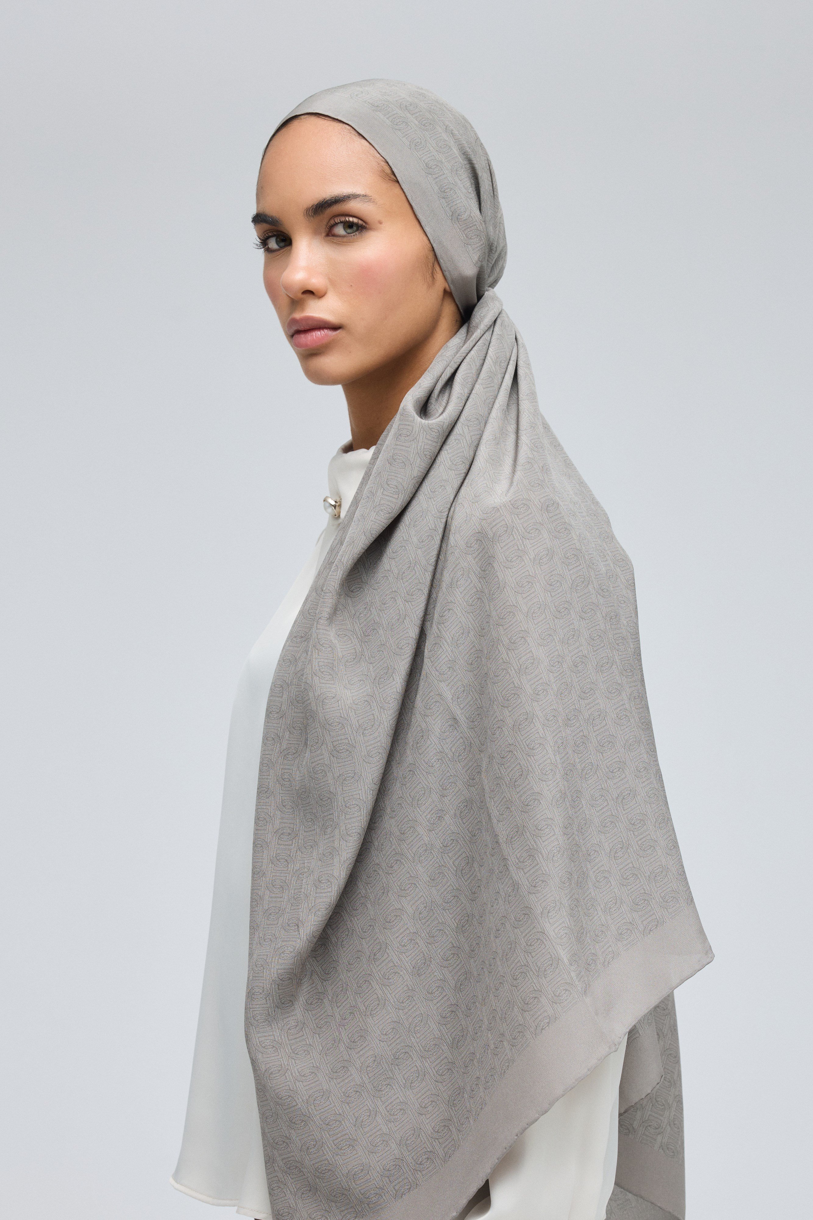 Taupe Gray Magi