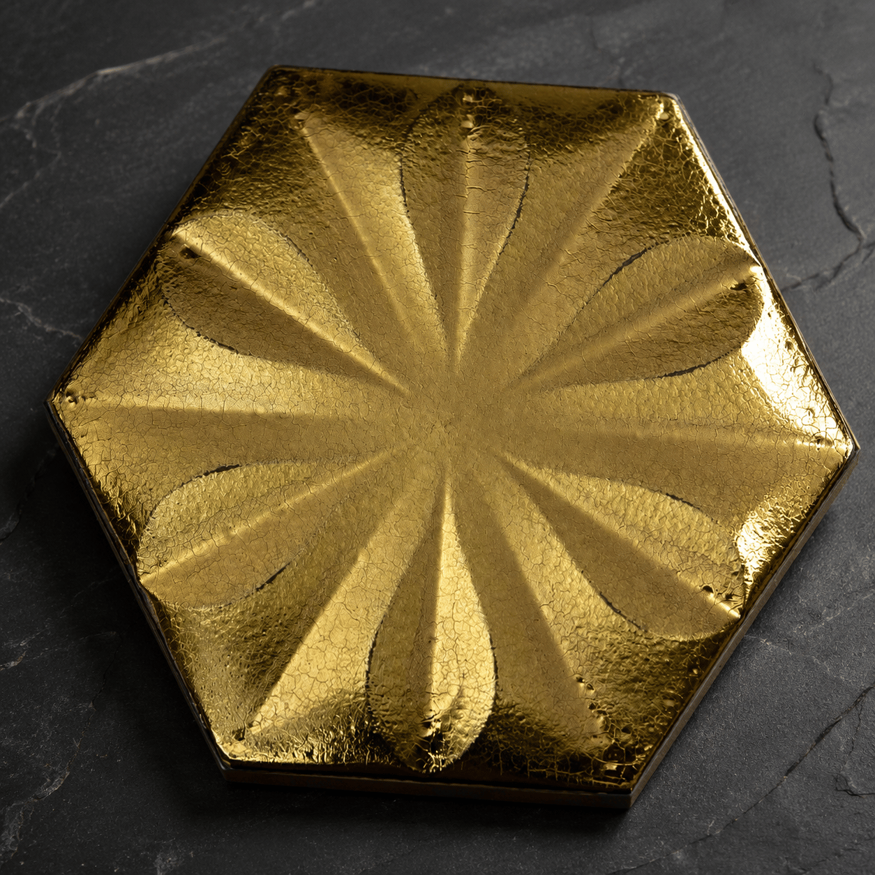 Armada Çini 15x17 Cm Çiçekli Bronz Altıgen Seramik 