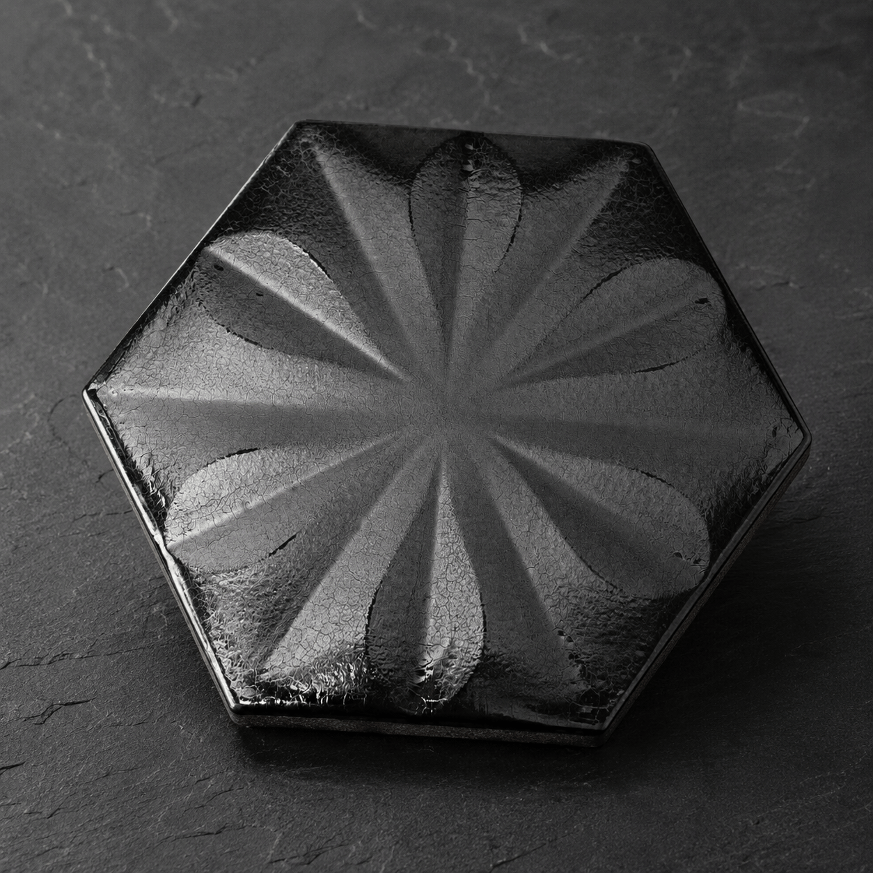 Armada Çini 15x17 Cm Çiçekli Mat metalik Altıgen Seramik 