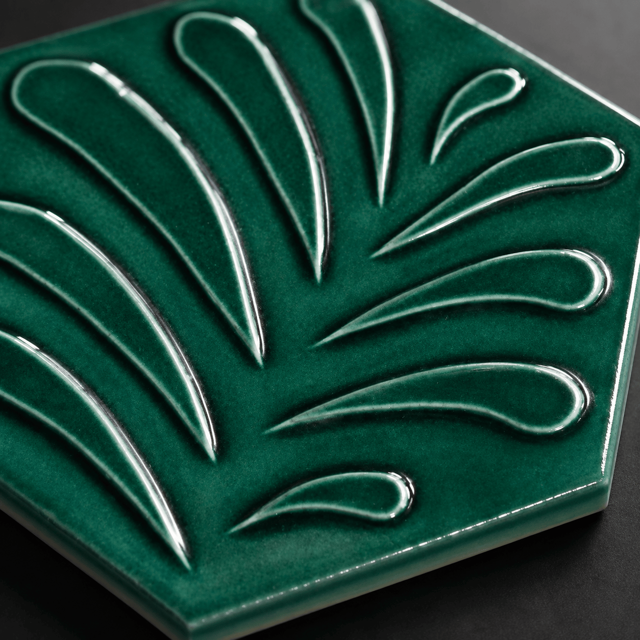 Armada Çini 15x17 Cm Yaprak Yeşil Altıgen Seramik