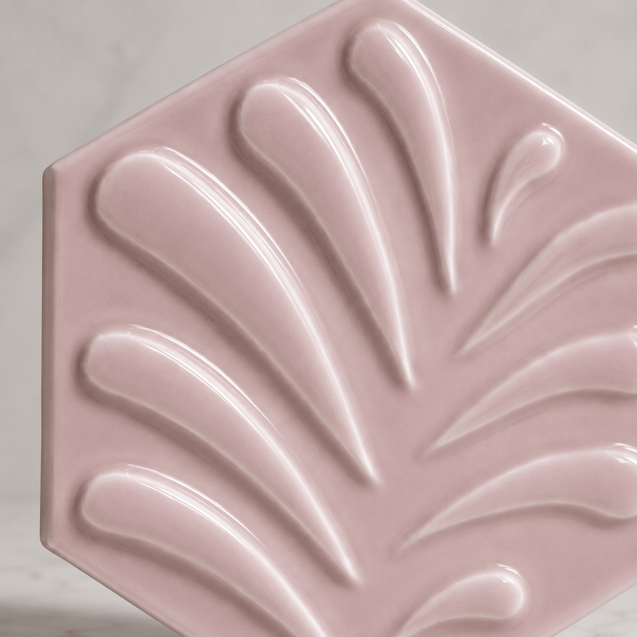 Armada Çini 15x17 Cm Yapraklı Açık pembe Altıgen Çini Seramik 