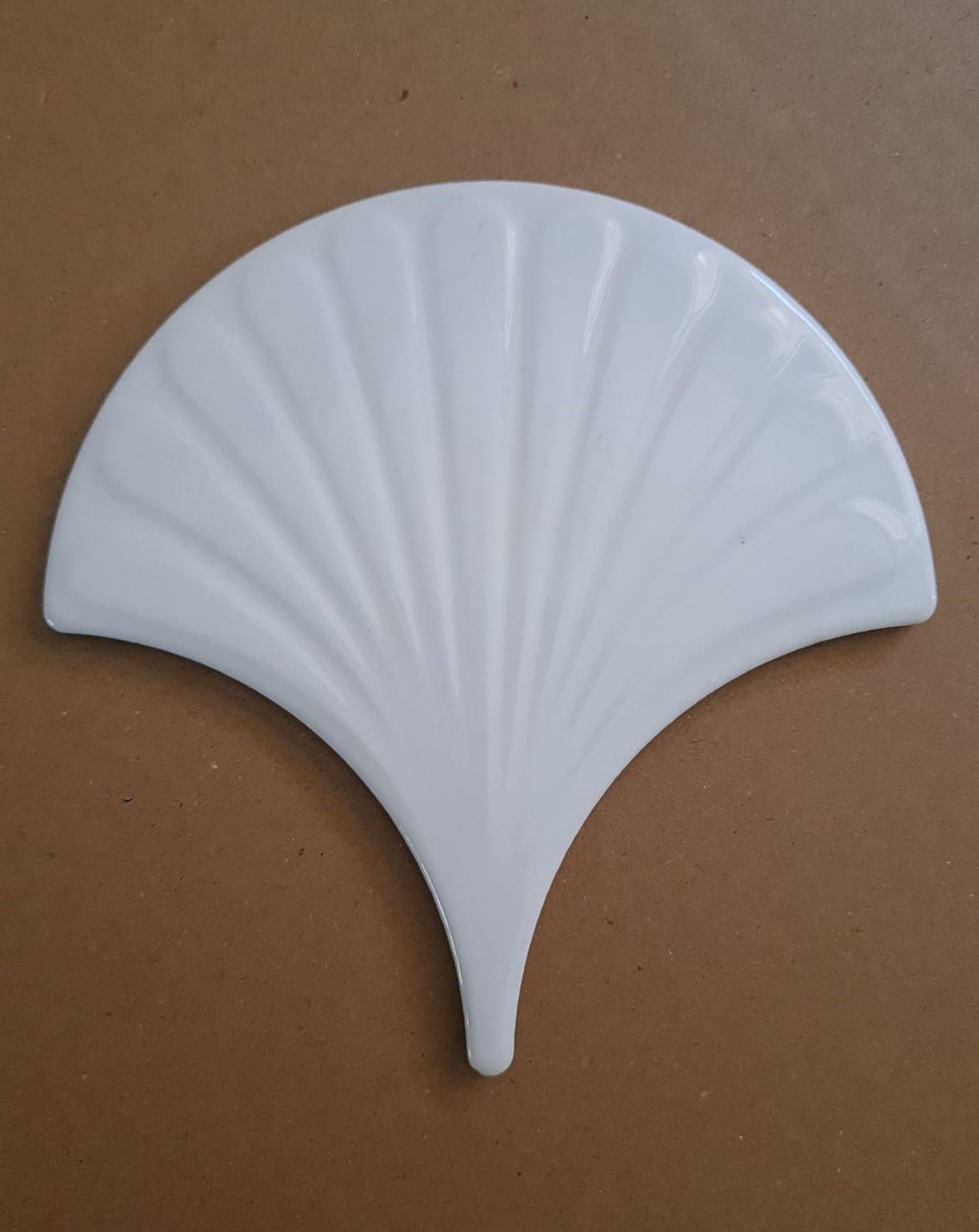 Armada Çini 17x17 cm Beyaz İstiridye Balık Pulu Seramik