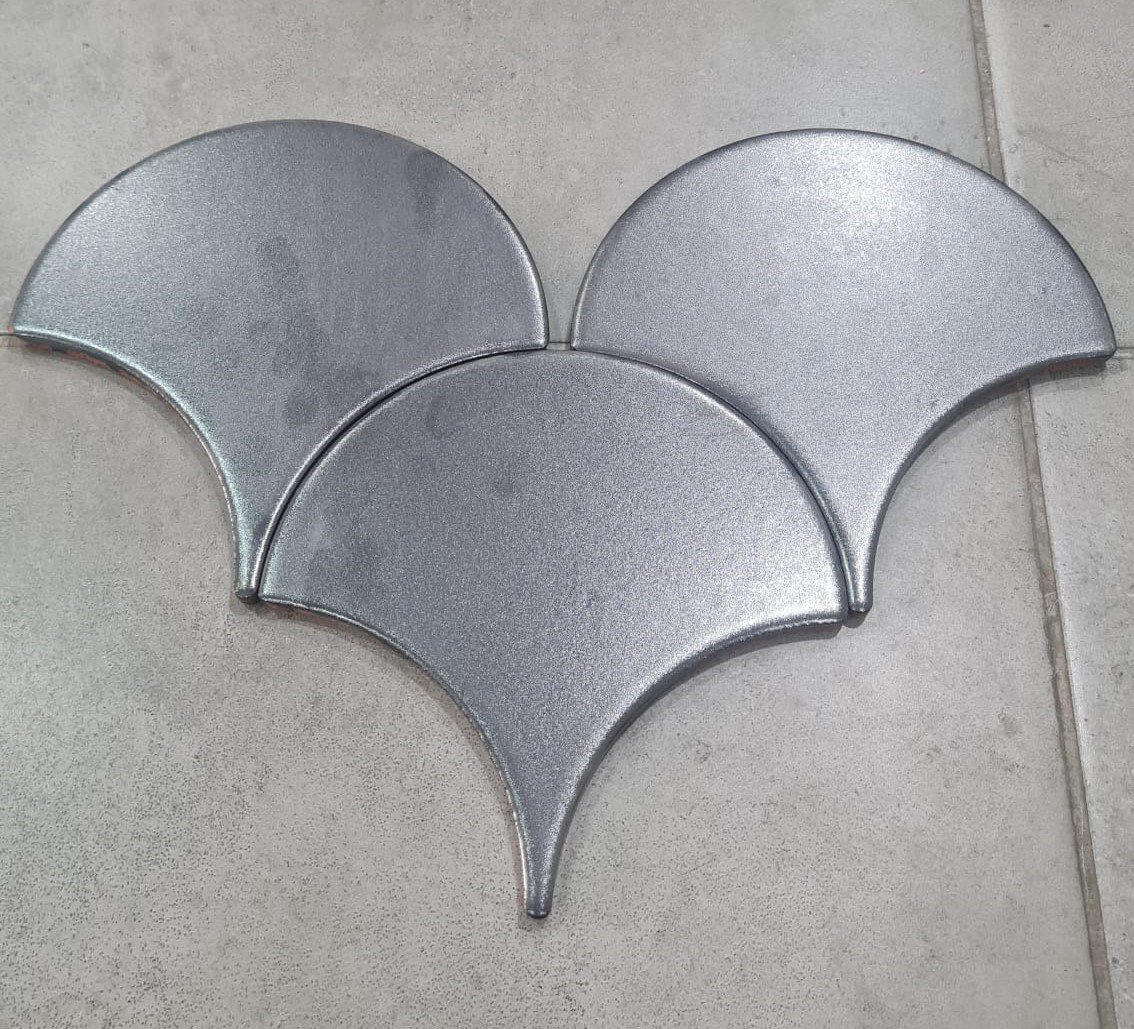 Armada Çini 17x17 cm Mat Metalik Balık Pulu Seramik 