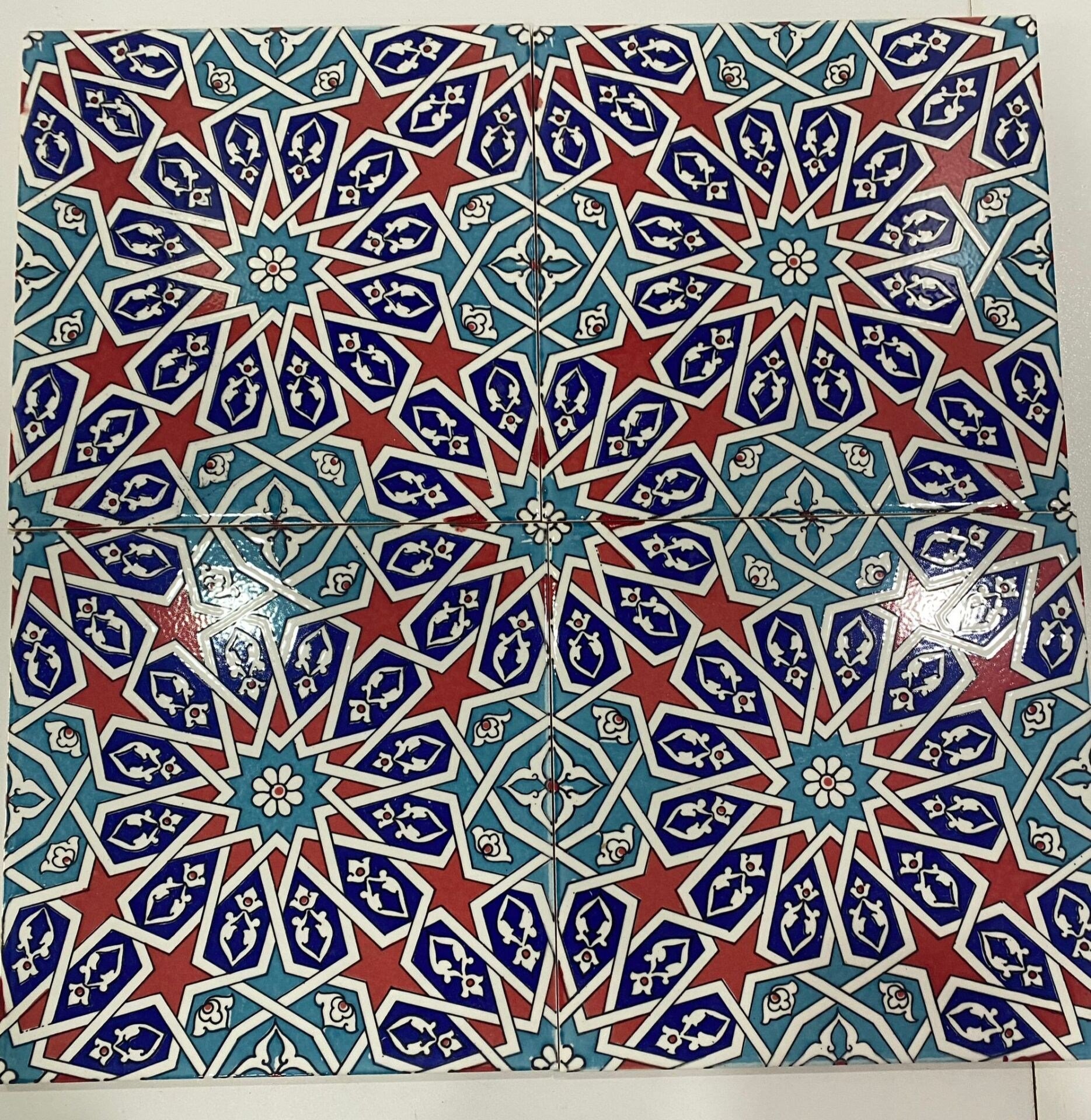 Armada Çini 20x20 Cm Ac 28 Geometrik Desenli İznik Kırmızı Çini Karo