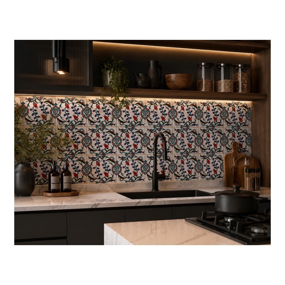 Armada Çini 20x20 Cm Ac 5 İznik Dönence Çiçek Desenli Çini Karo