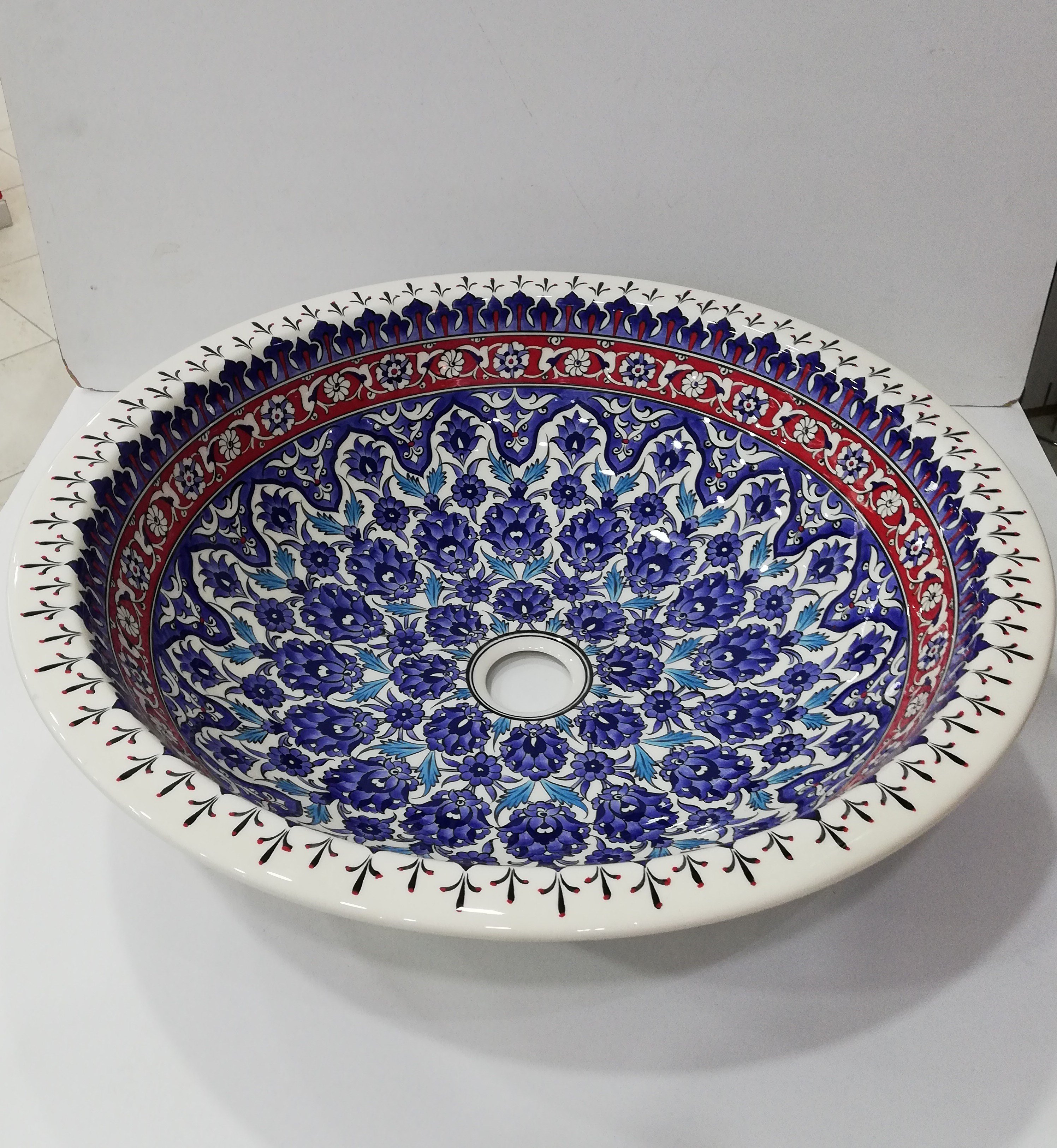 Armada Çini Dantel Desenli El Yapımı Tezgah Üstü Çini Lavabo
