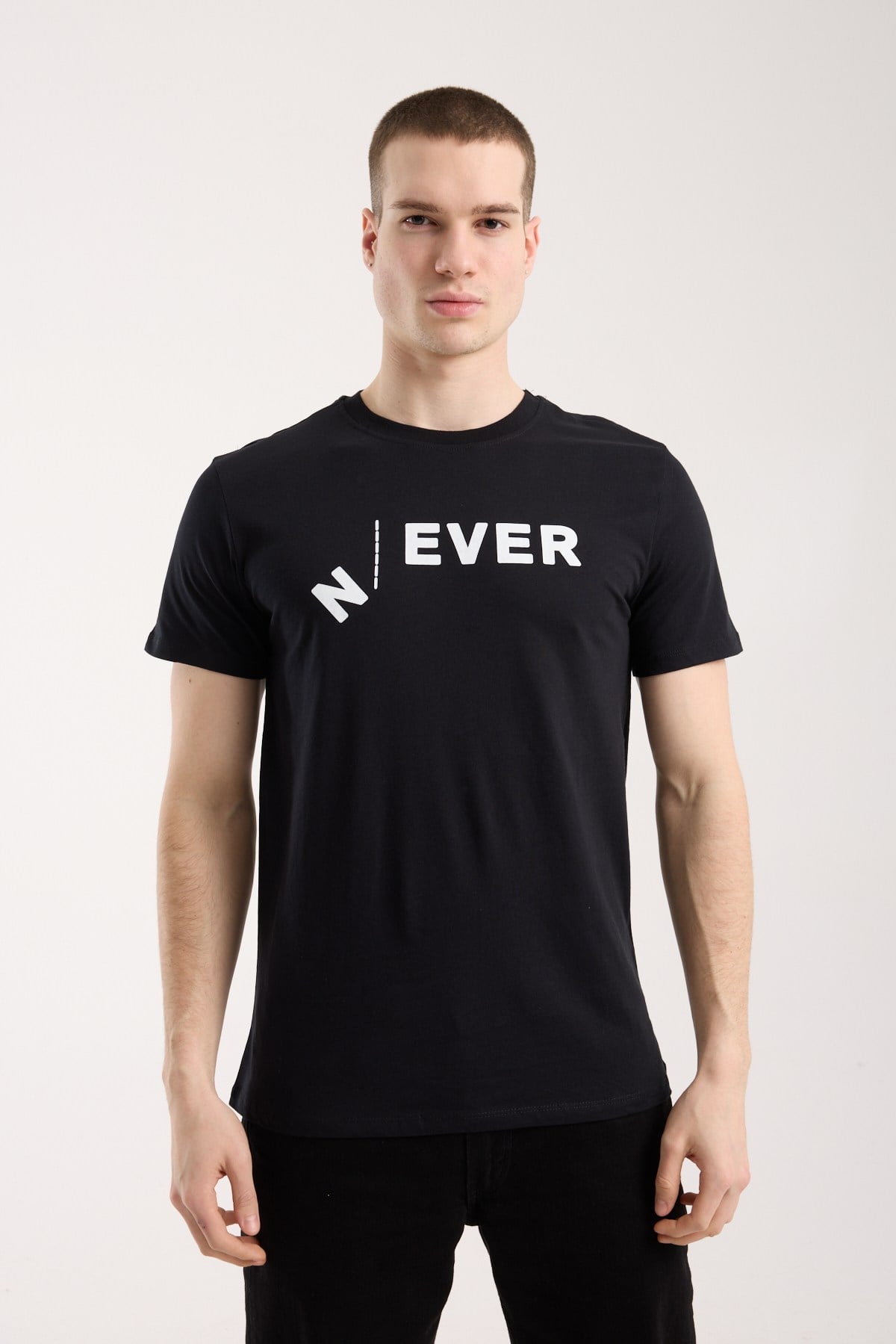 Erkek Urban Never Tipografik Baskılı Slim Fit Günlük Tişört