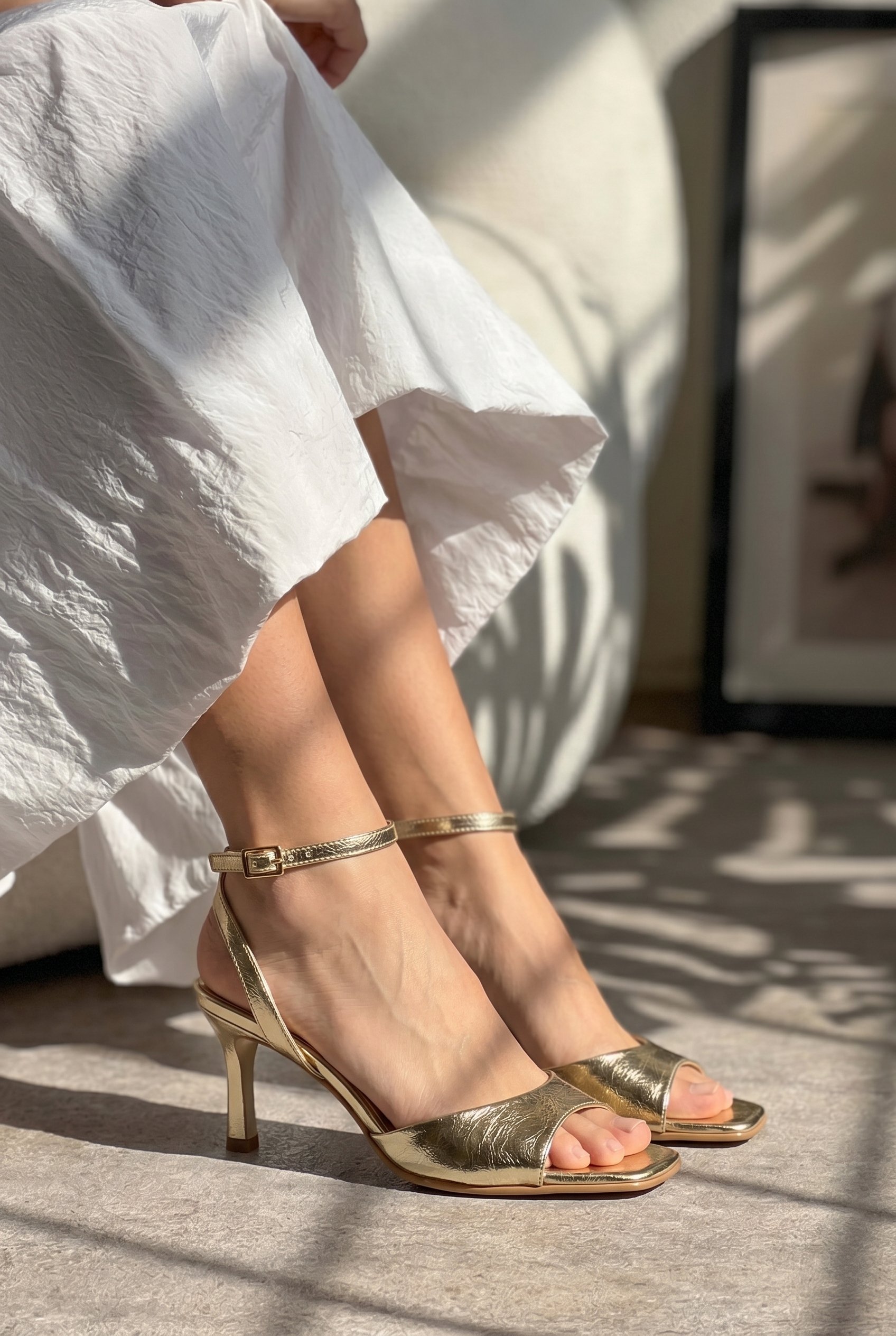  Kadın Gold Bilekten Bağlamalı Küt Burun İnce Topuklu Stiletto Abiye Ayakkabı
