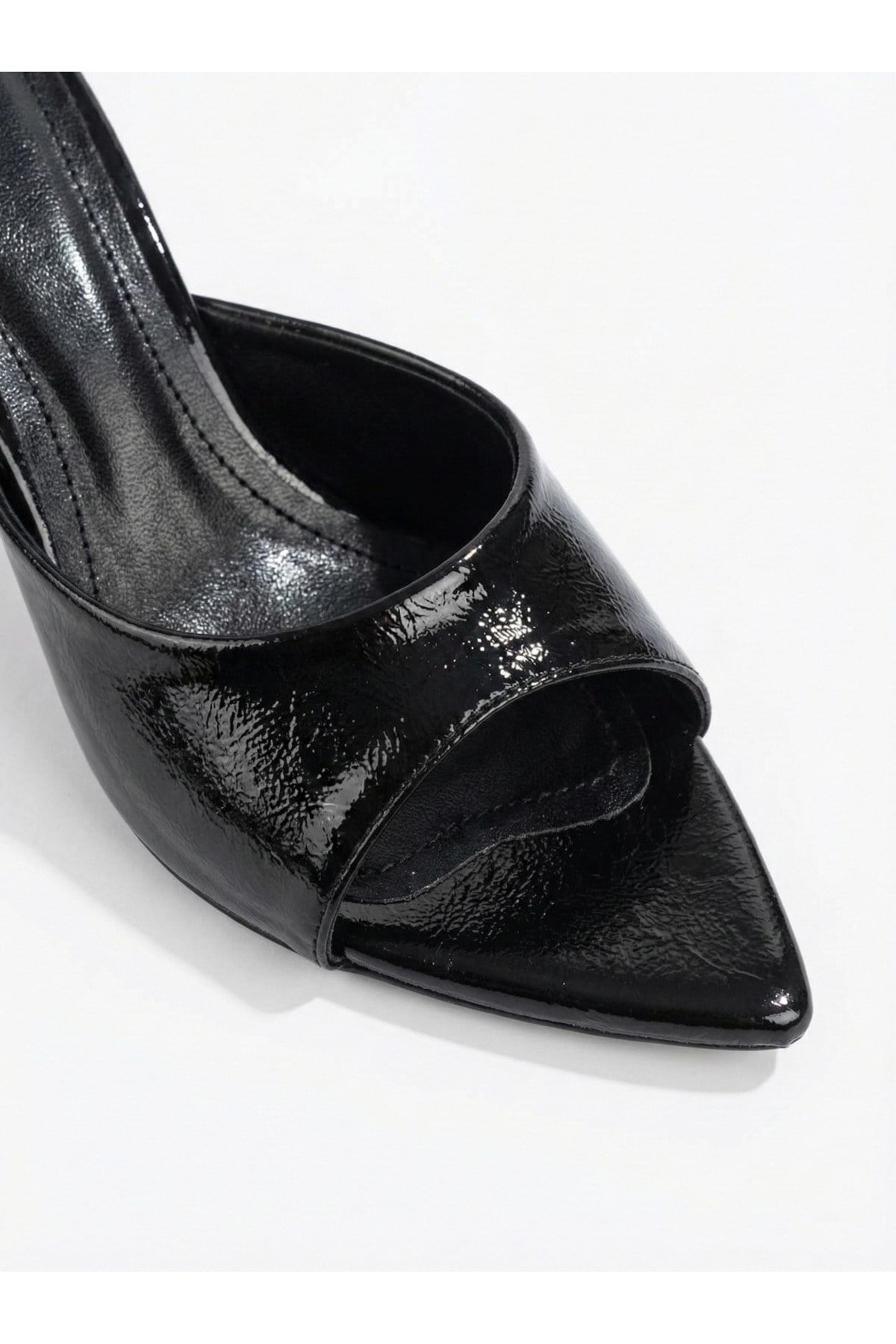 Kadın Rugan Sivri Burun Tek Bantlı İnce Topuklu Stiletto Terlik Abiye Ayakkabı