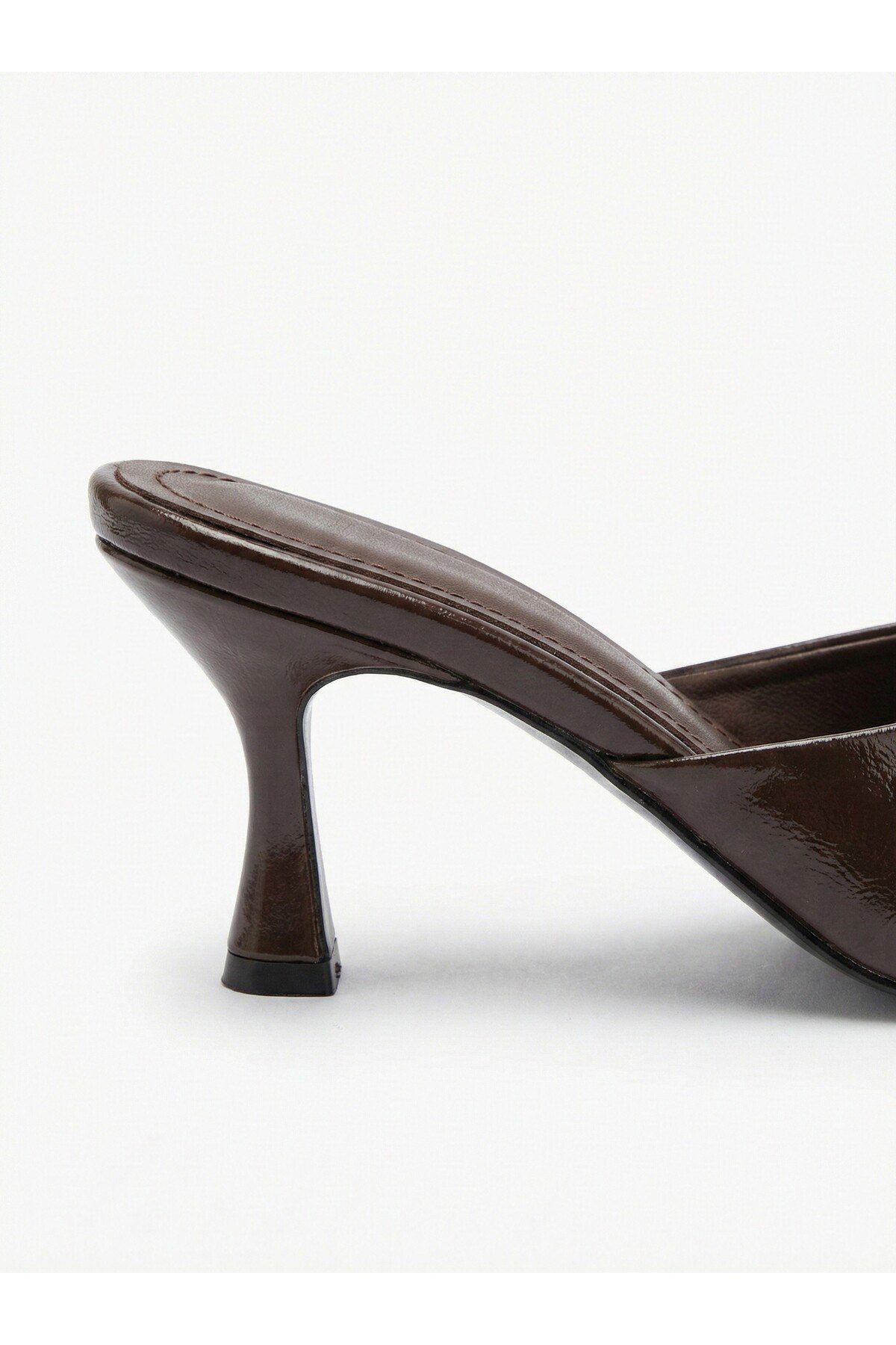 Kadın Rugan Sivri Burun Tek Bantlı İnce Topuklu Stiletto Terlik Abiye Ayakkabı
