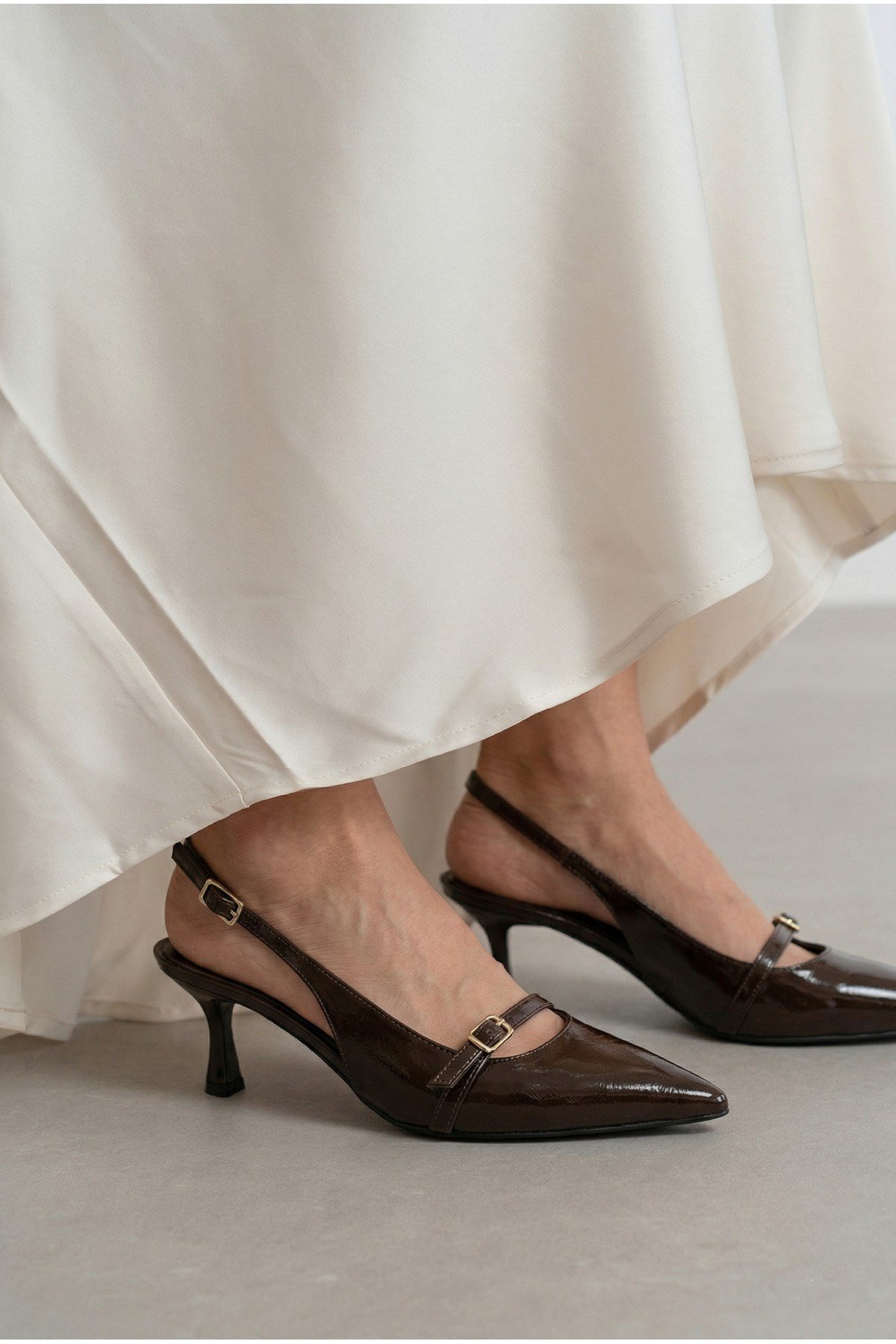 Kadın Rugan Tokalı Bantlı Arkası Açık Sivri Burun Stiletto Abiye Topuklu Ayakkabı