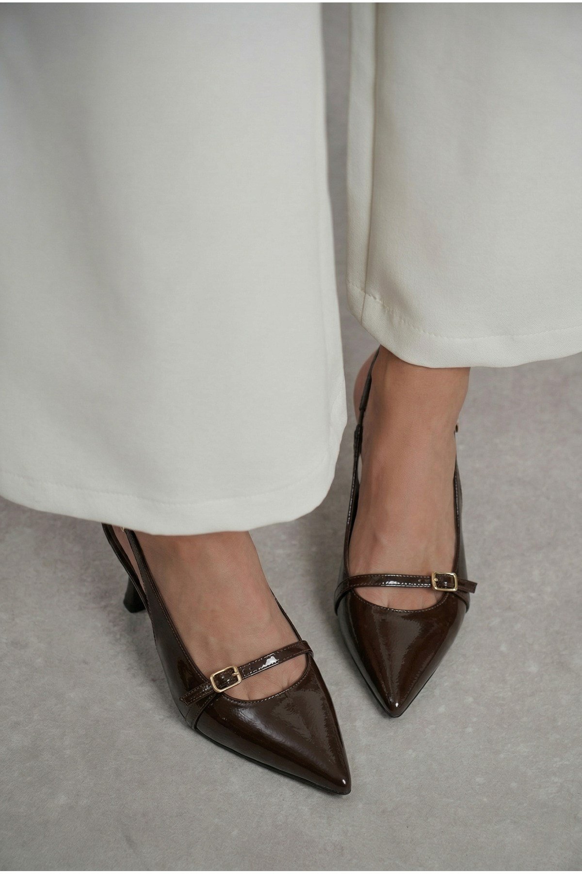 Kadın Rugan Tokalı Bantlı Arkası Açık Sivri Burun Stiletto Abiye Topuklu Ayakkabı