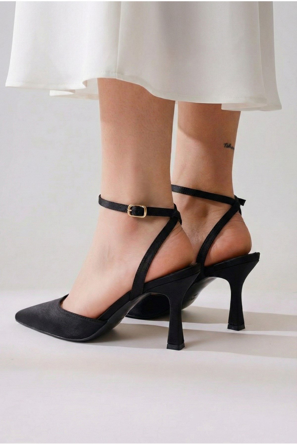 Kadın Saten Bilekten Bağlamalı Sivri Burun İnce Topuklu Stiletto Abiye Gece Ayakkabısı
