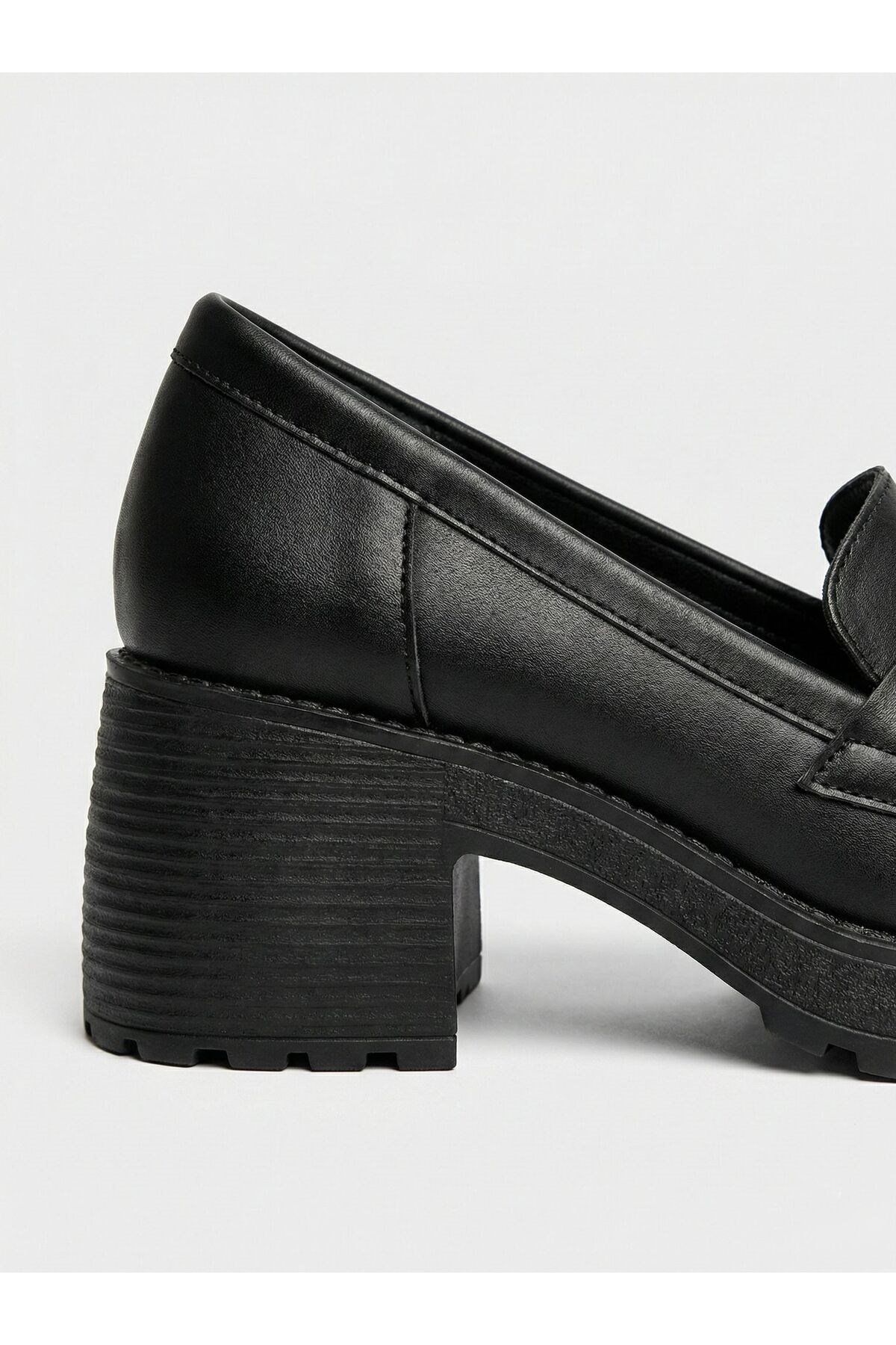 Kadın Siyah Kalın Tabanlı Tokalı Platform Topuklu Günlük Loafer Casual Ayakkabı
