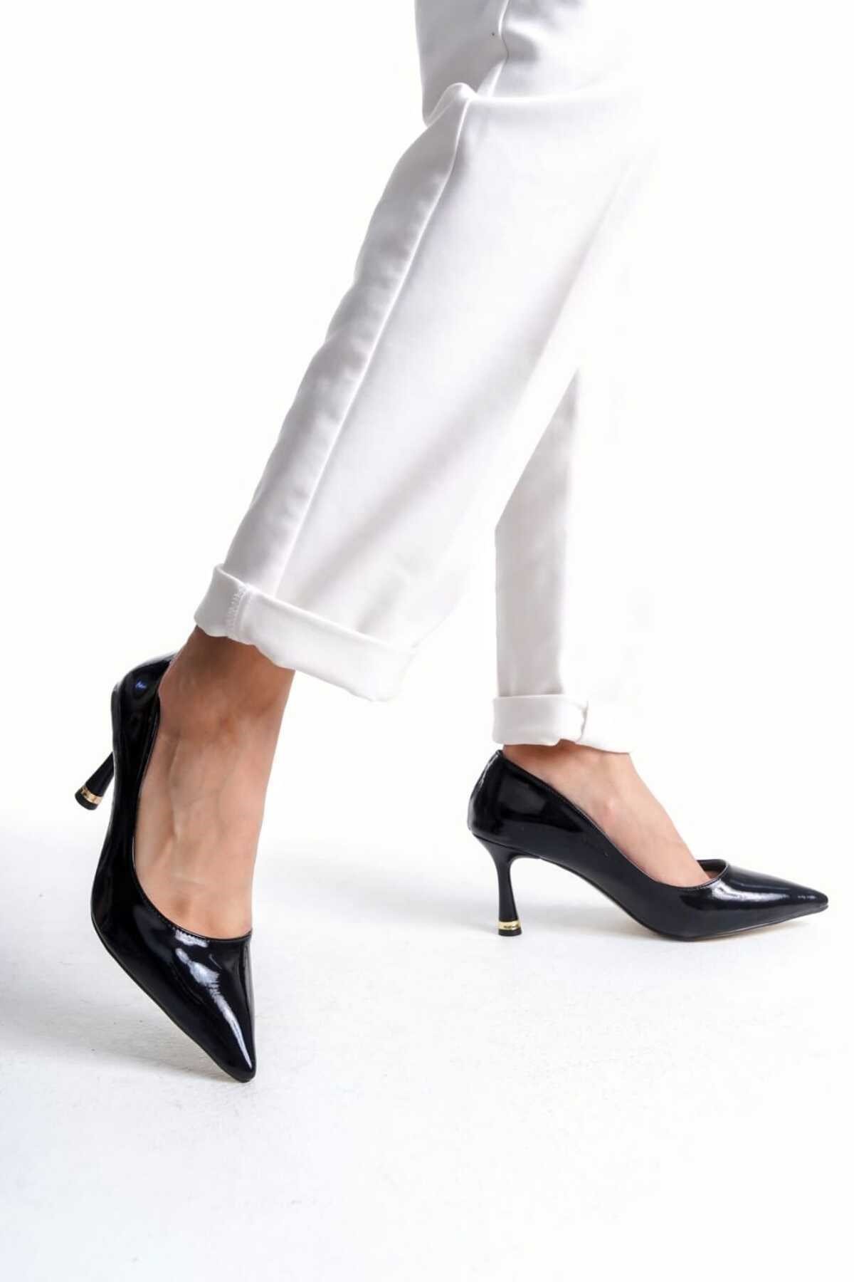KADIN  Stiletto Rugan Arkası Kapalı Şık Kadın Stiletto
