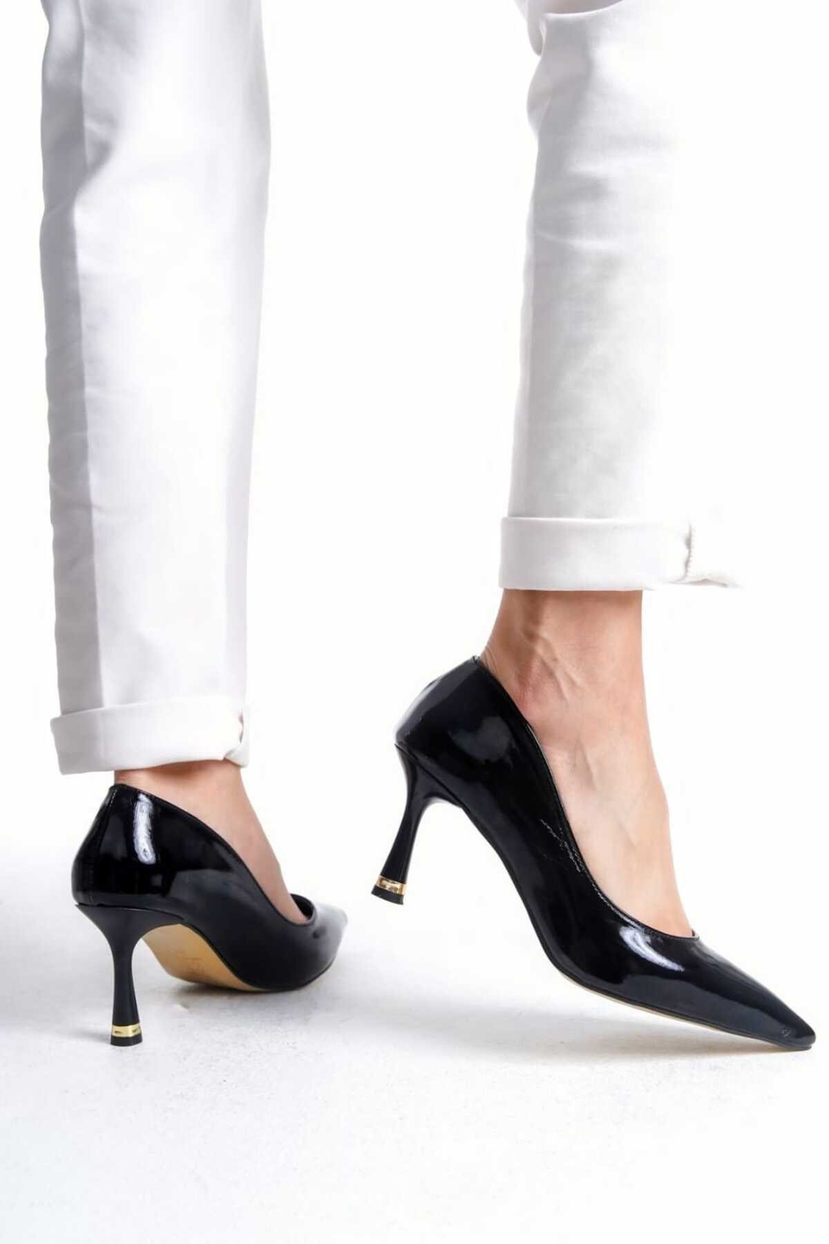 KADIN  Stiletto Rugan Arkası Kapalı Şık Kadın Stiletto