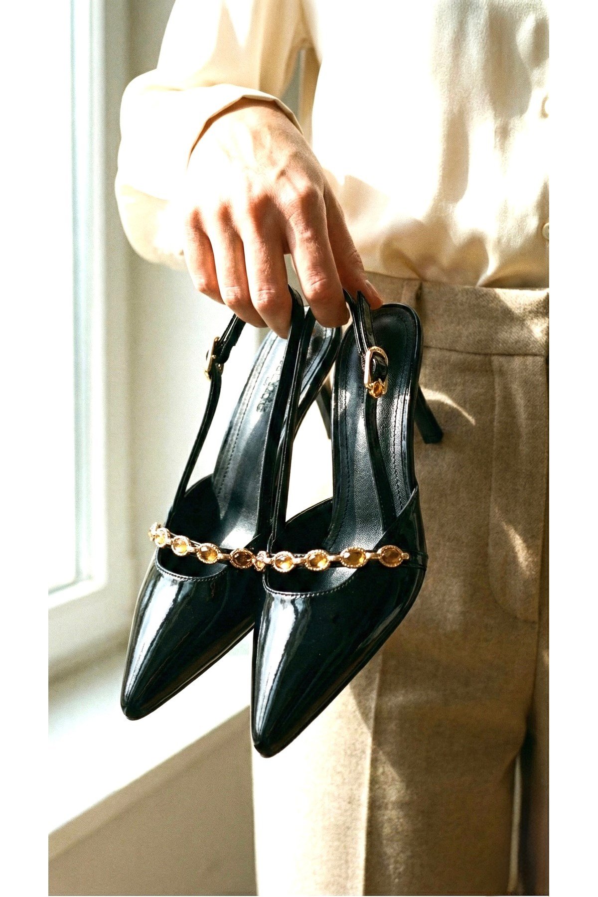 Kadın Taşlı Bantlı Arkası Açık Kadeh Topuklu Sivri Burun Abiye Stiletto Ayakkabı