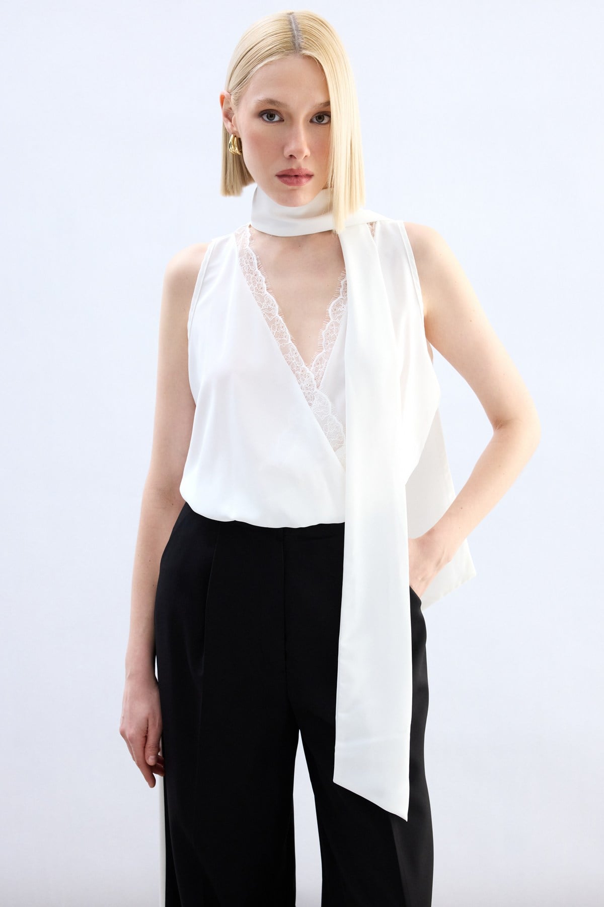 Dantel Detaylı Bodysuit Bluz - Ekru
