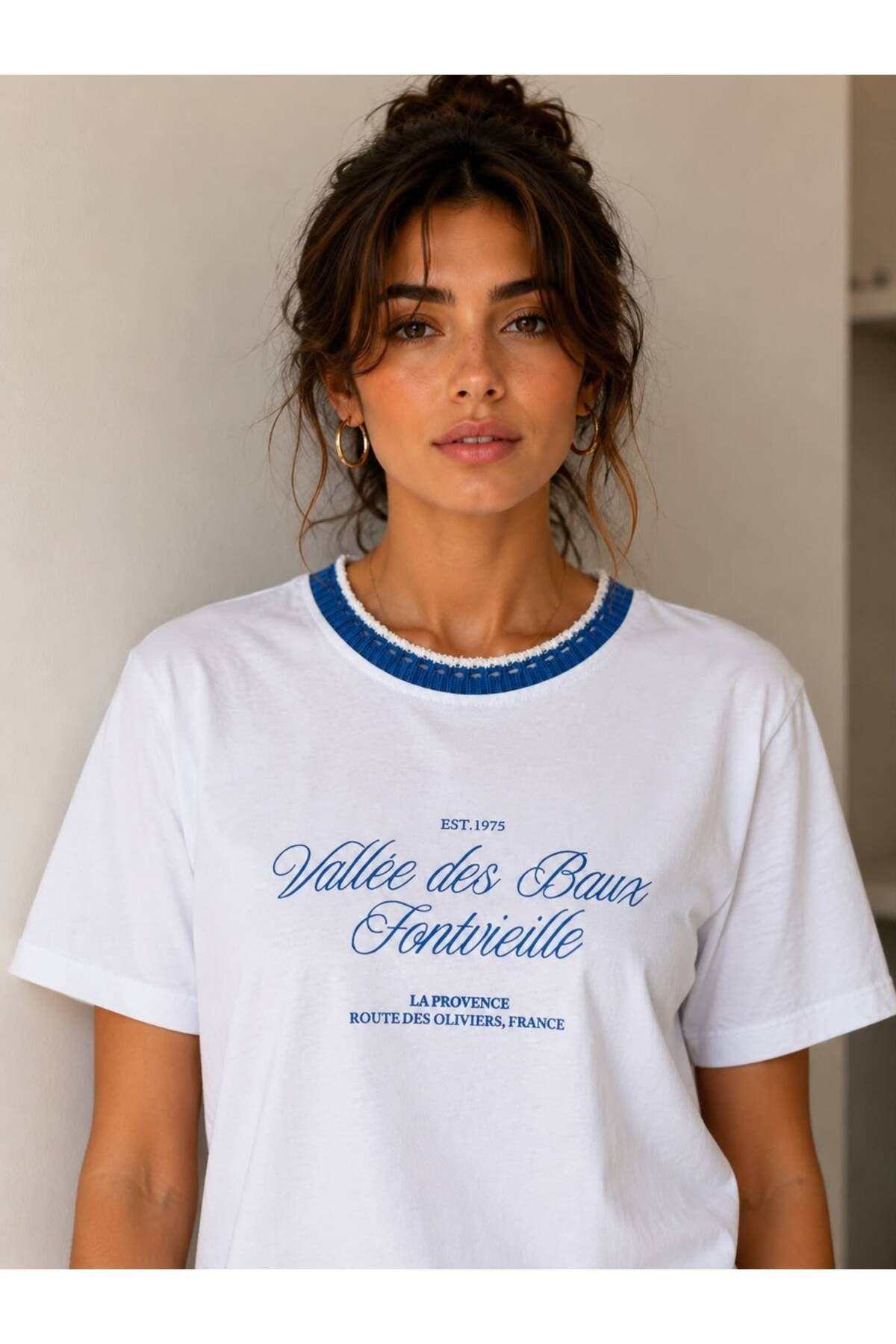 İşlemeli %100 Pamuk Baskılı Kadın Tshirt