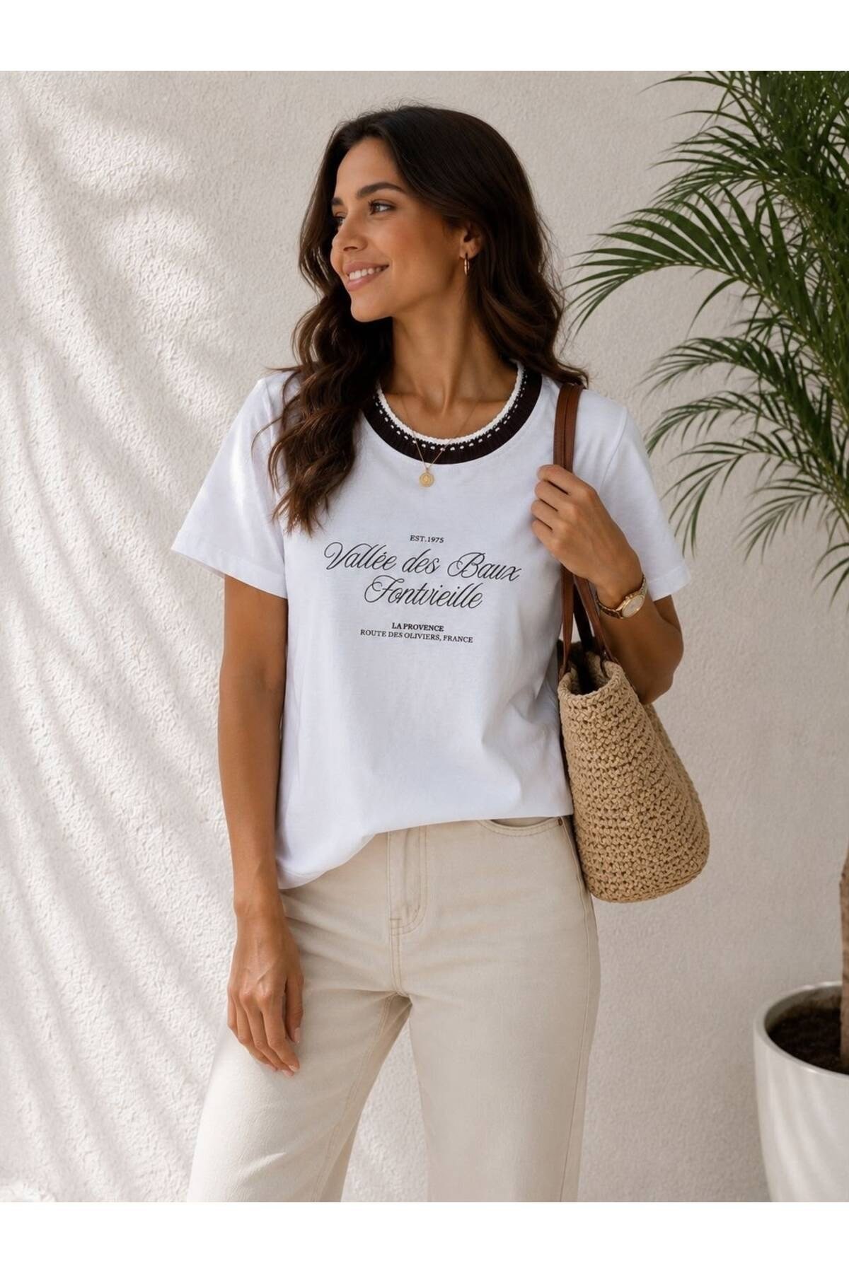 İşlemeli %100 Pamuk Baskılı Kadın Tshirt