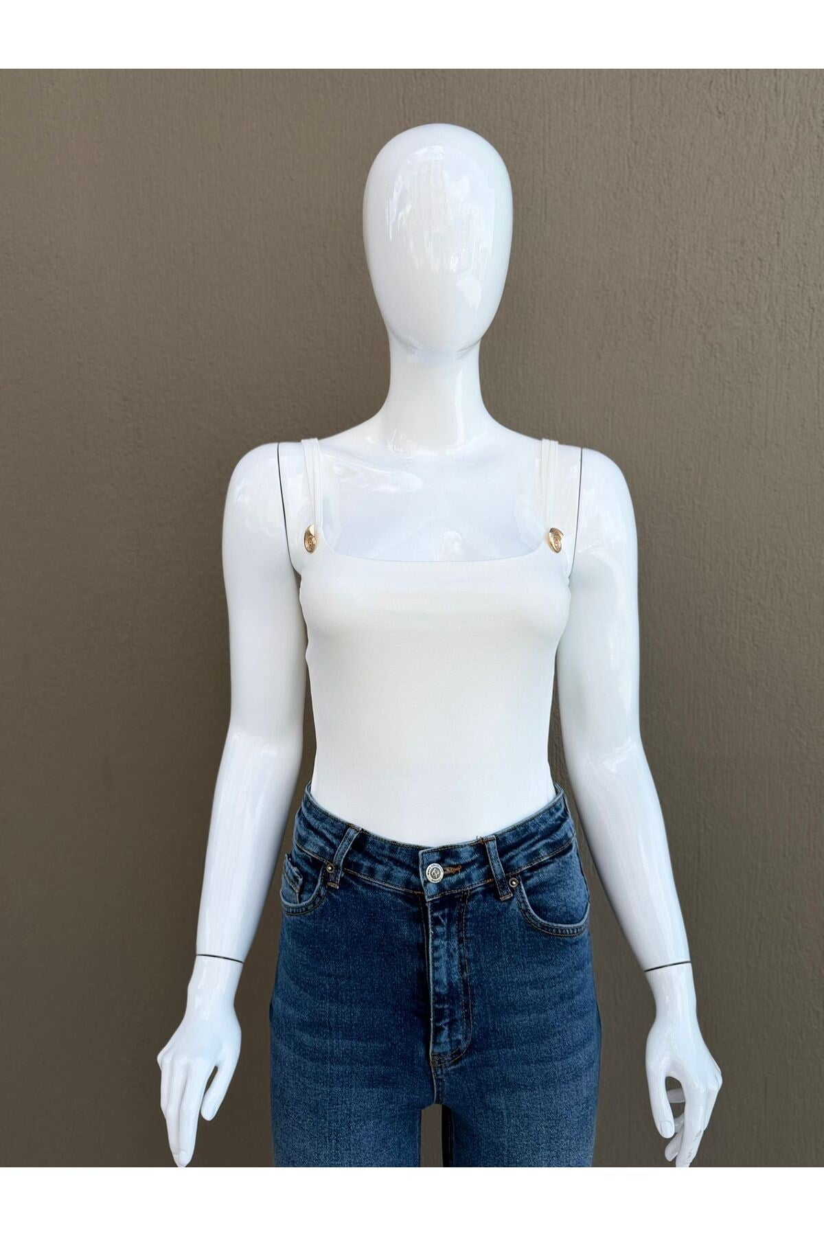 Kadın Askılı Slim Fit Bodysuit Metal Detaylı Şık Yazlık Bodysuit