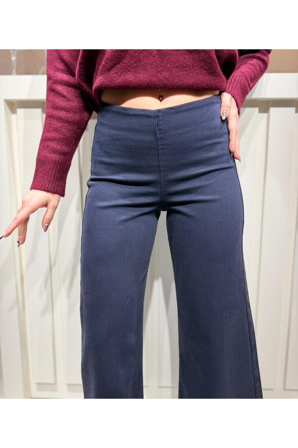 Kadın Beli Lastik Detaylı Yüksek Bel İspanyol (Geniş) Paça Lacivert Jean Pantolon