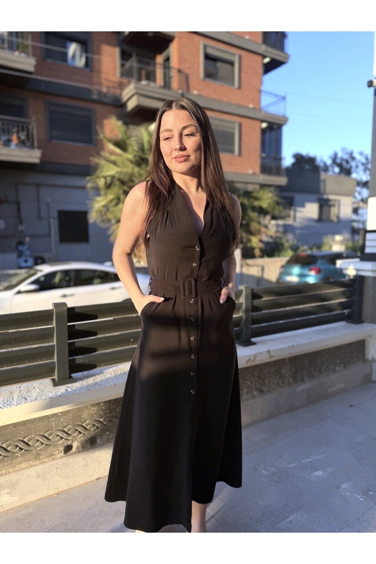 Kadın Kemerli Midi Elbise Düğmeli Halter Yaka Cepli Yazlık Şık Elbise