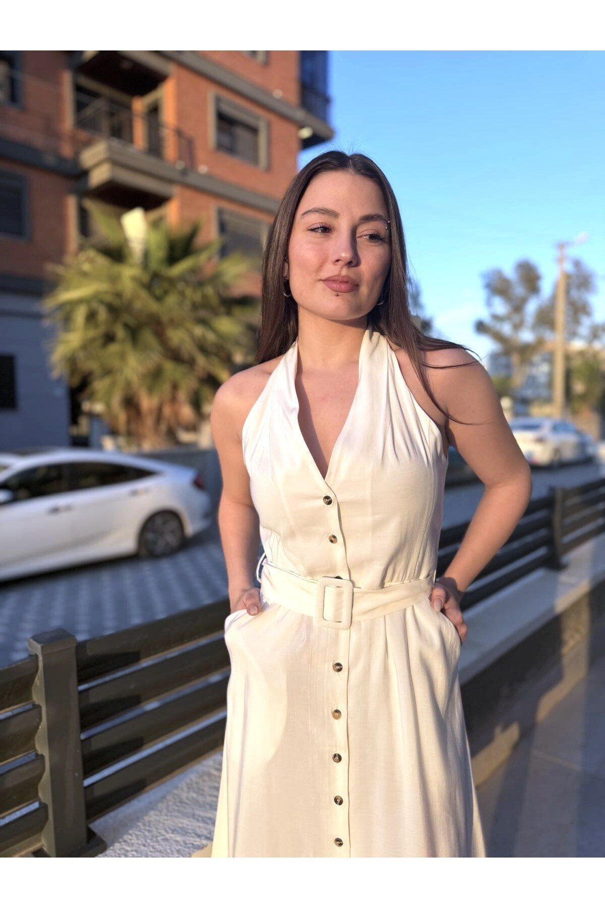 Kadın Kemerli Midi Elbise Düğmeli Halter Yaka Cepli Yazlık Şık Elbise