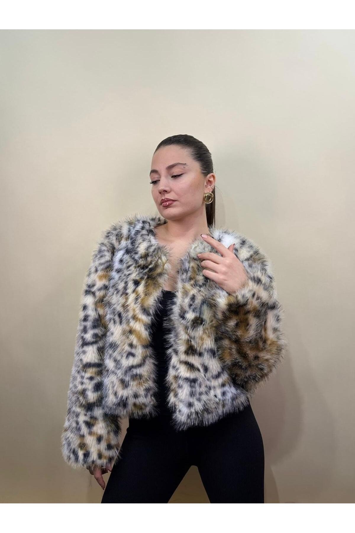 Kadın Leopar Desen Suni Kürk Ceket – Yumuşak Dokulu, Oversize Kürk Ceket