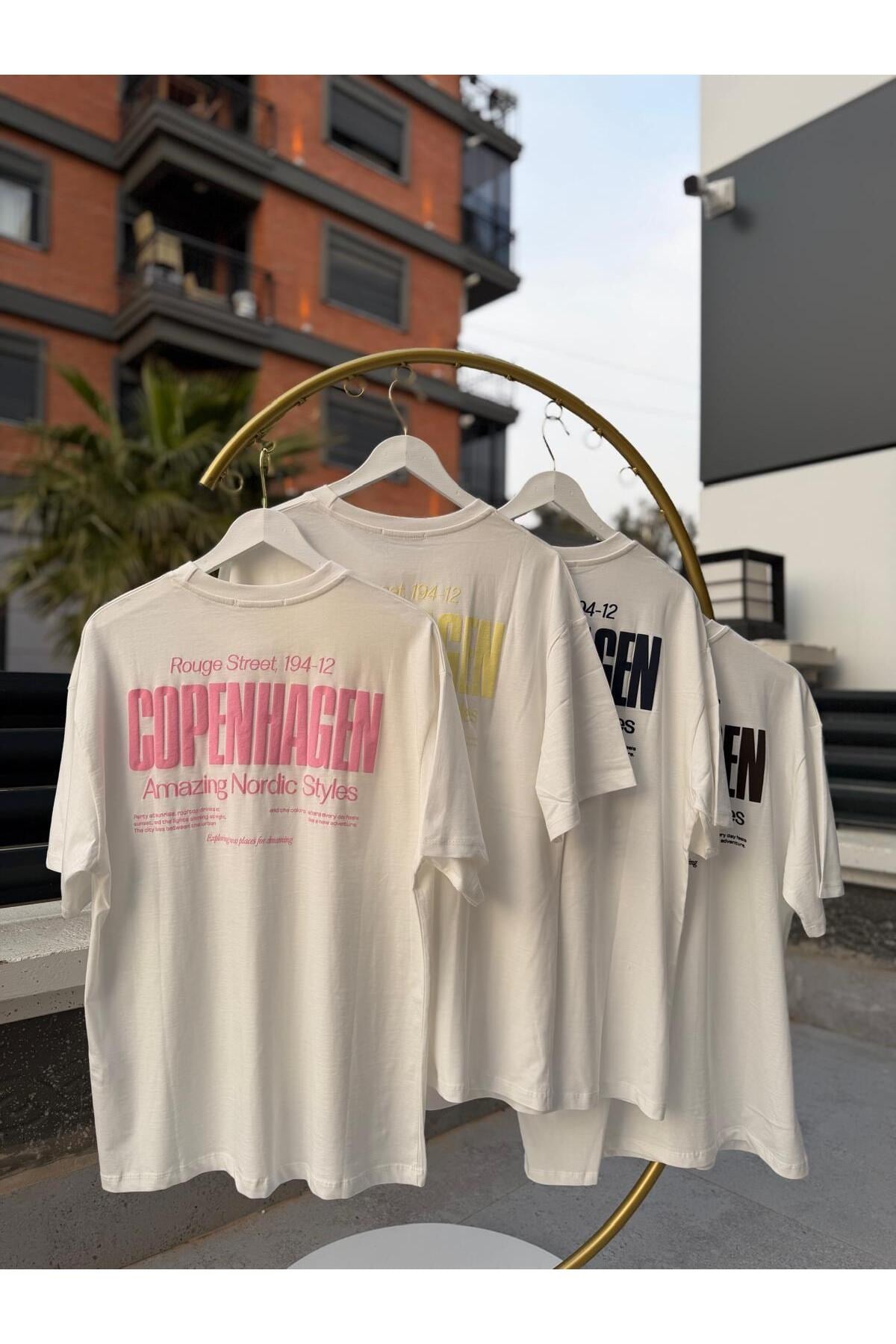Kadın Oversize Baskılı Tişört COPENHAGEN Yazılı Salaş Kesim Basic Beyaz T-Shirt