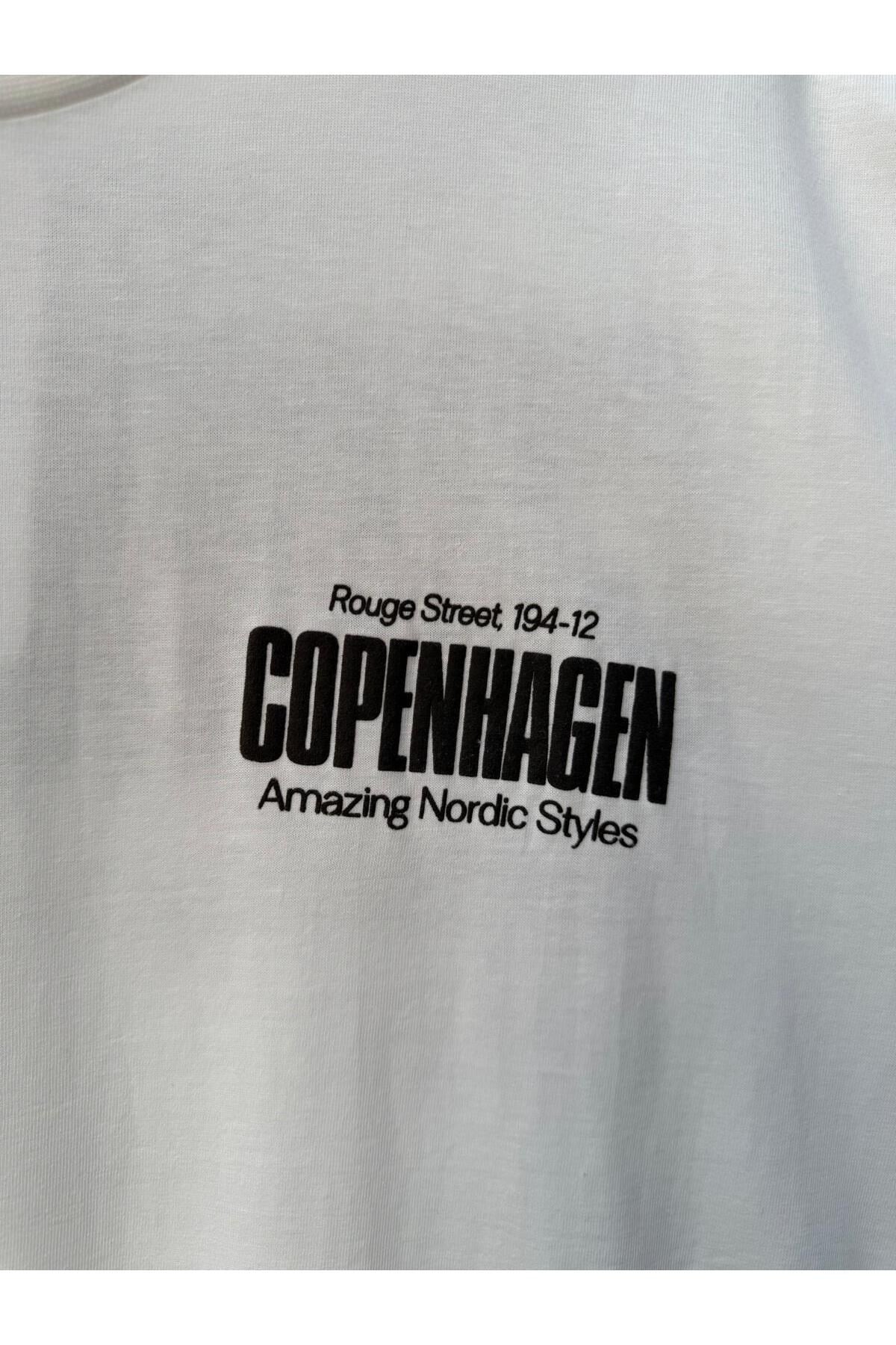 Kadın Oversize Baskılı Tişört COPENHAGEN Yazılı Salaş Kesim Basic Beyaz T-Shirt