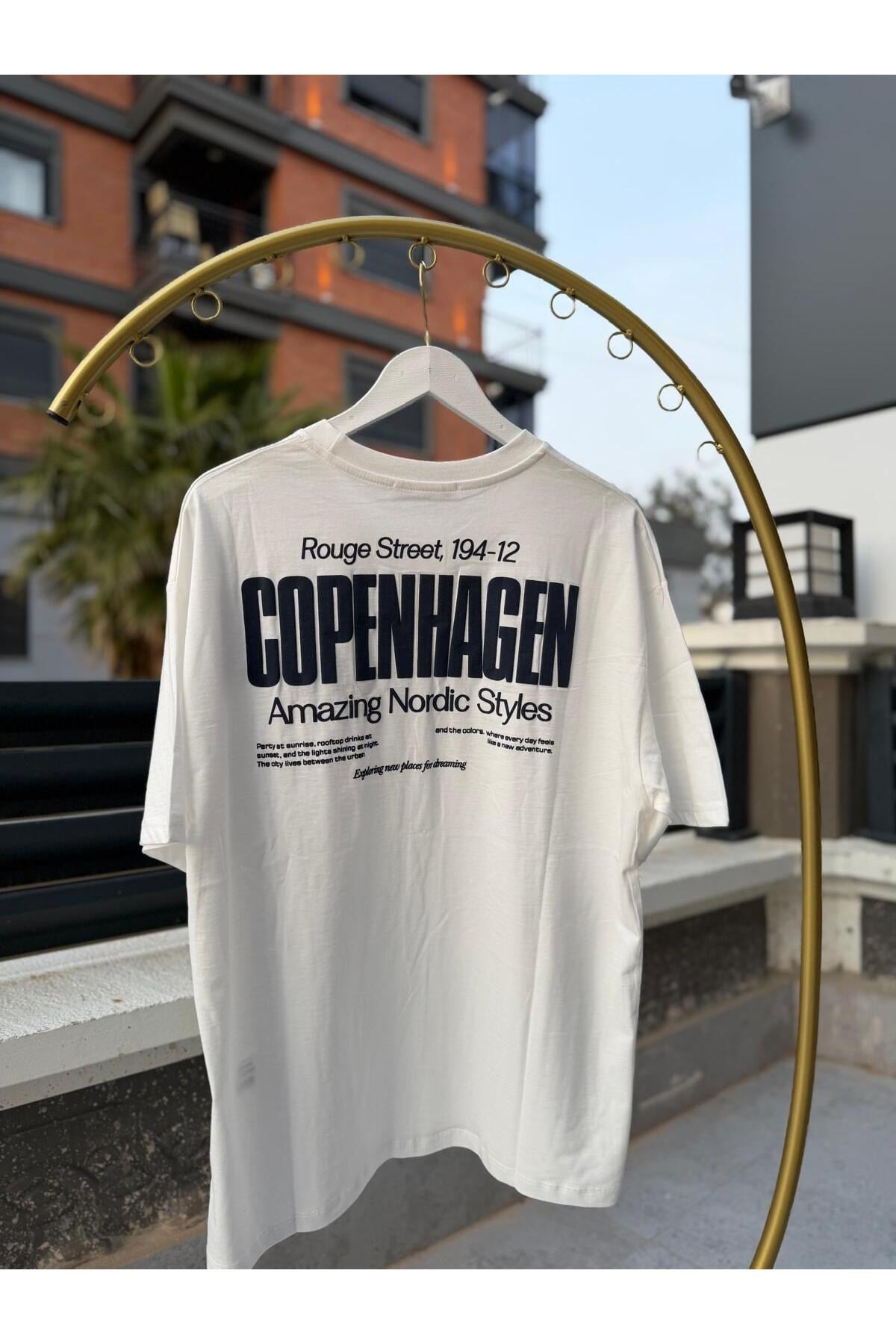 Kadın Oversize Baskılı Tişört COPENHAGEN Yazılı Salaş Kesim Basic Beyaz T-Shirt