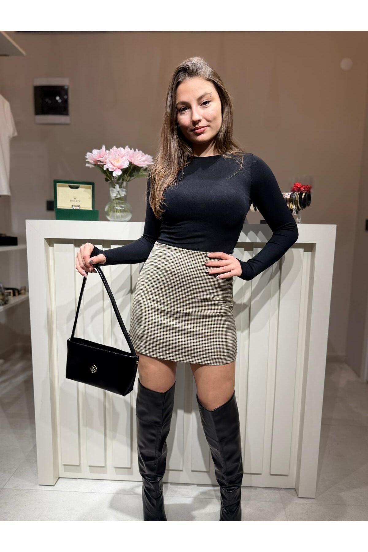 Kadın Yüksek Bel Kazayağı Desenli Kısa Etek – Slim Fit Mini Etek