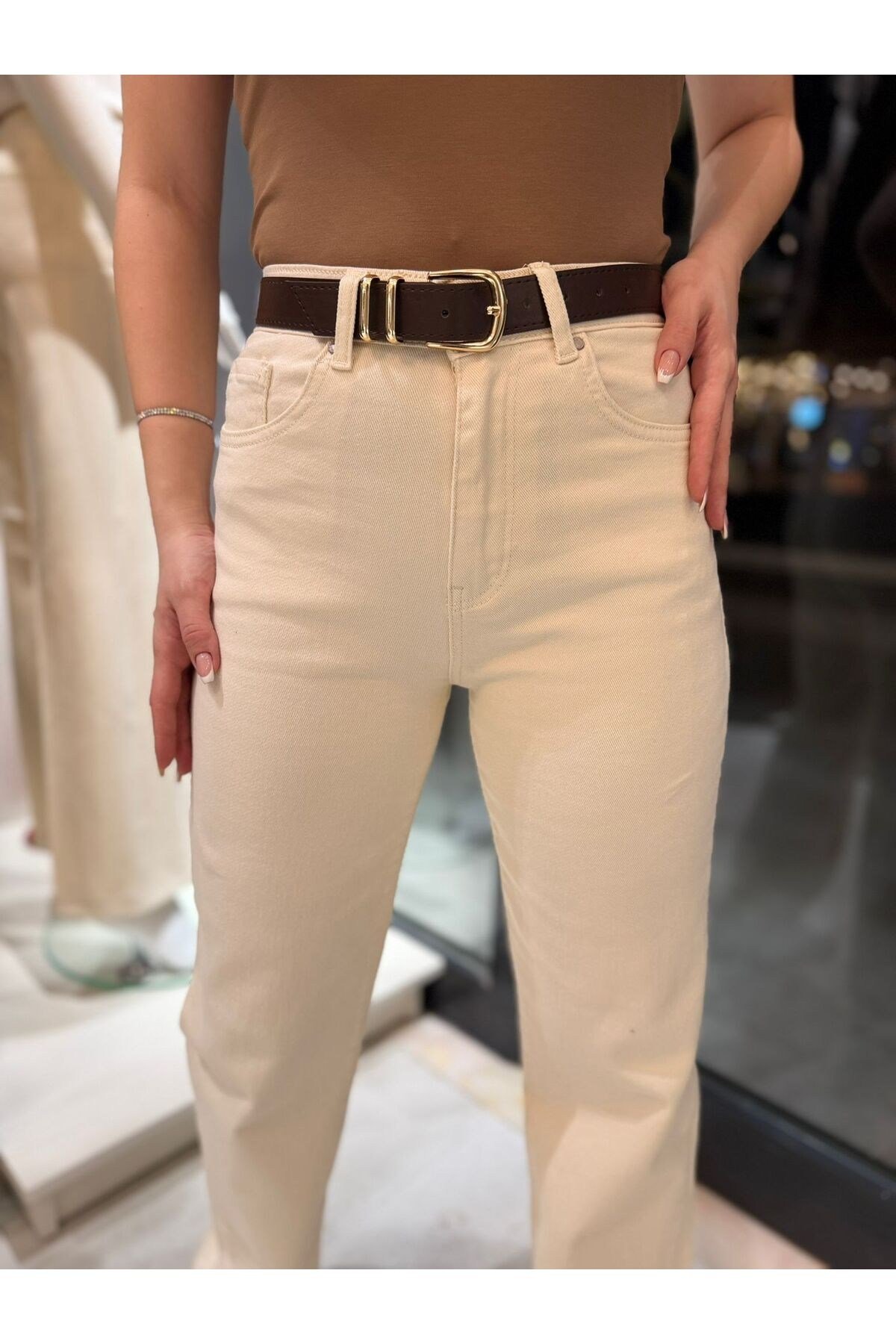 Kadın Yüksek Bel Kemerli Straight Fit Krem Jean Pantolon