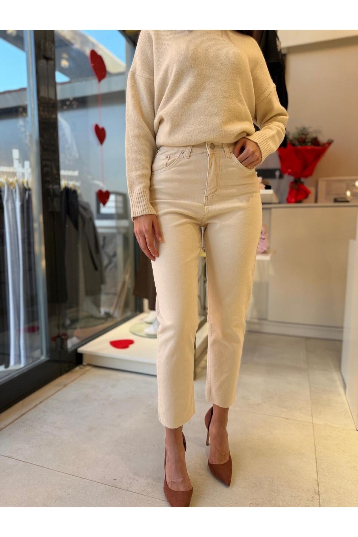Kadın Yüksek Bel Mom Fit Jean Pantolon – Ekru Düz Paça Denim