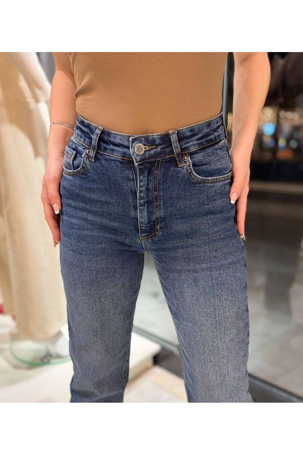 Kadın Yüksek Bel Straight Fit Koyu Mavi Jean Pantolon