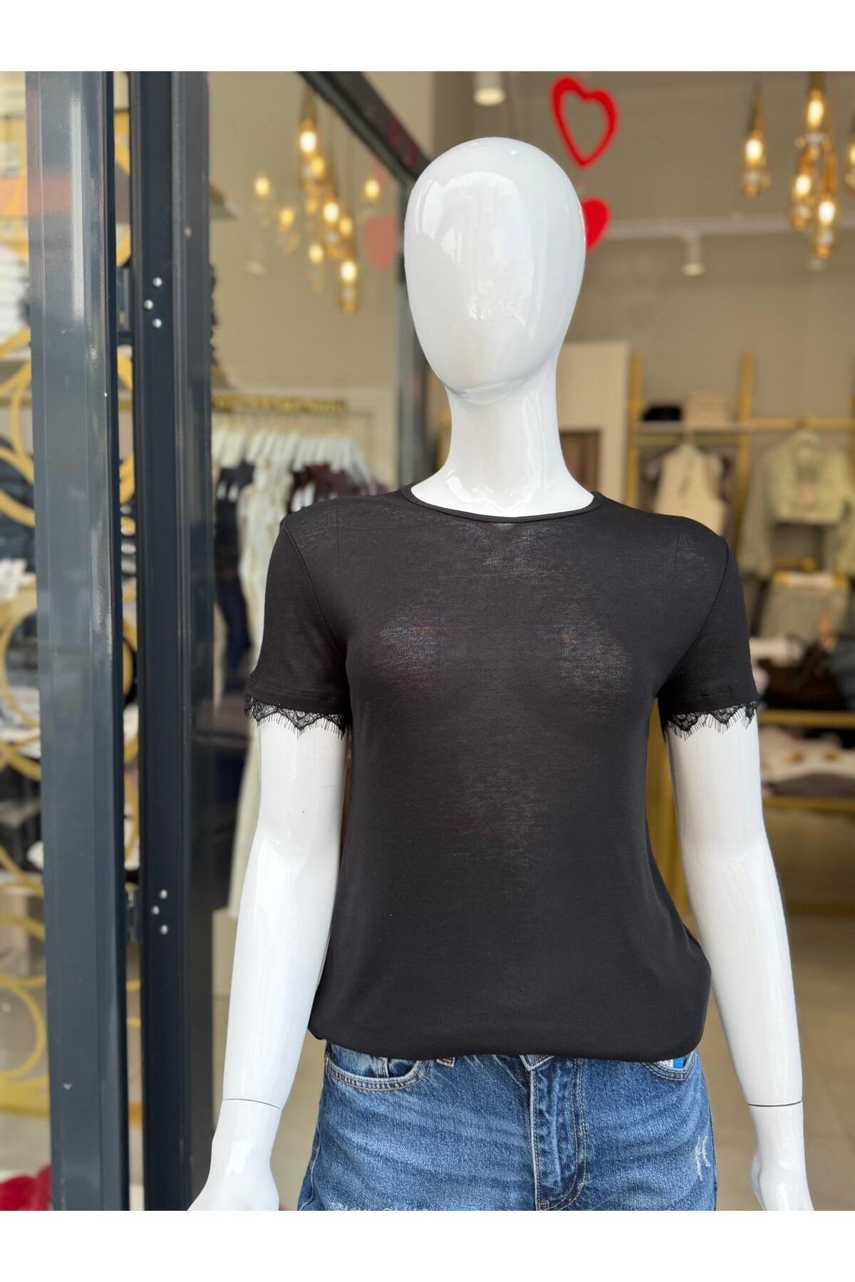 Kolu Dantel Detaylı Basic T-Shirt – Kısa Kollu Günlük Kadın T-Shirt