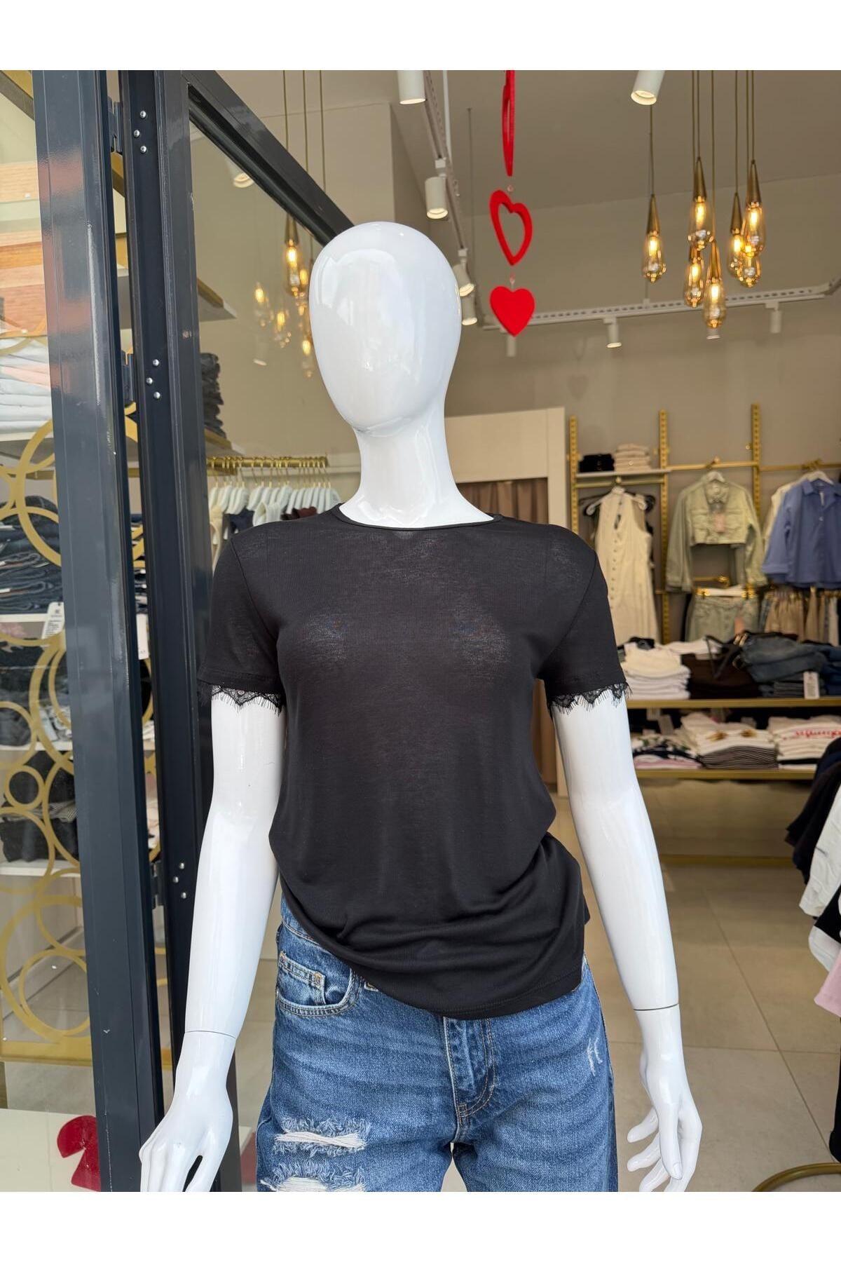 kolu-dantel-detayli-basic-t-shirt-kisa-6e66cd.jpg