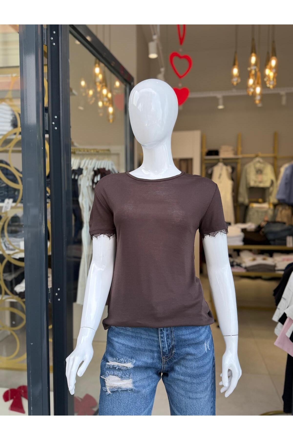 kolu-dantel-detayli-basic-t-shirt-kisa-b-26ad.jpg