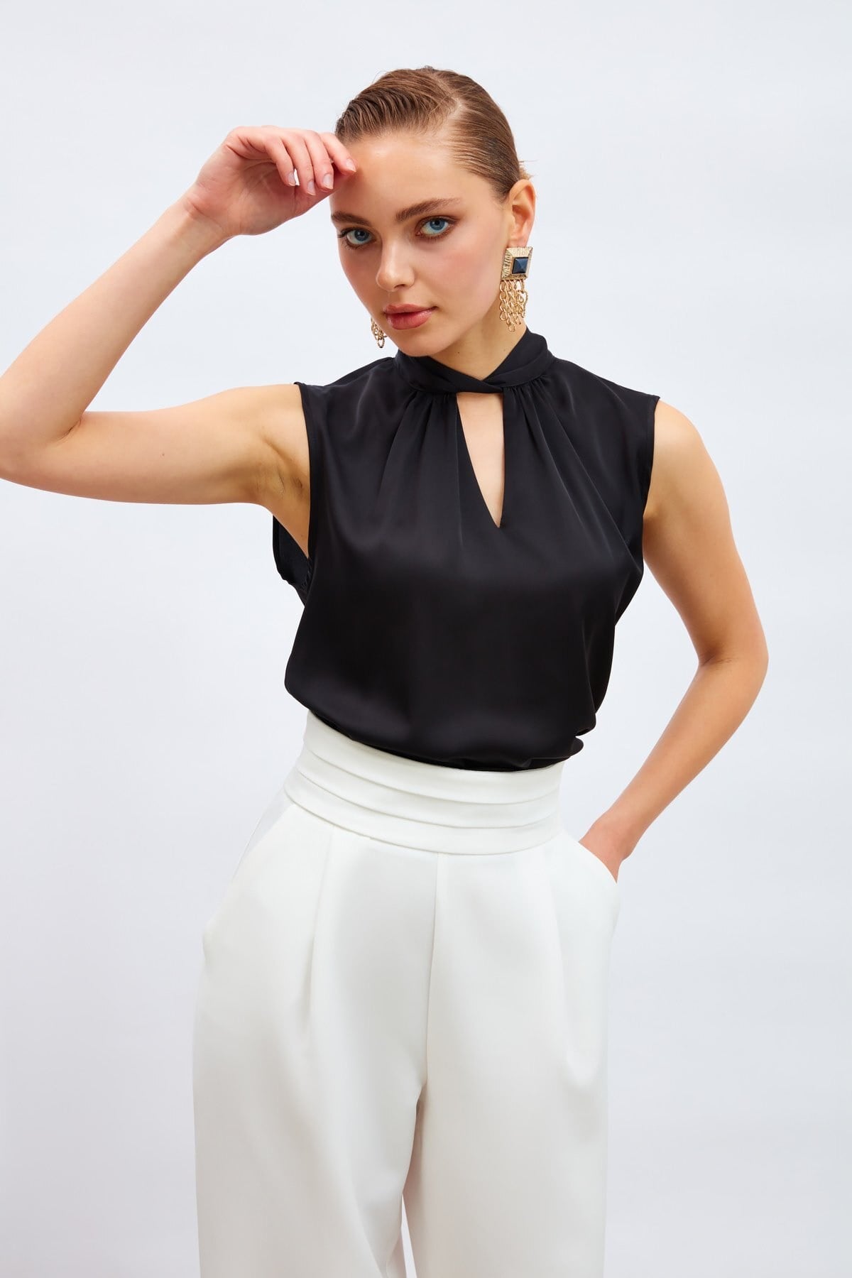 yaka-detayli-saten-bluz--db-d72.jpg