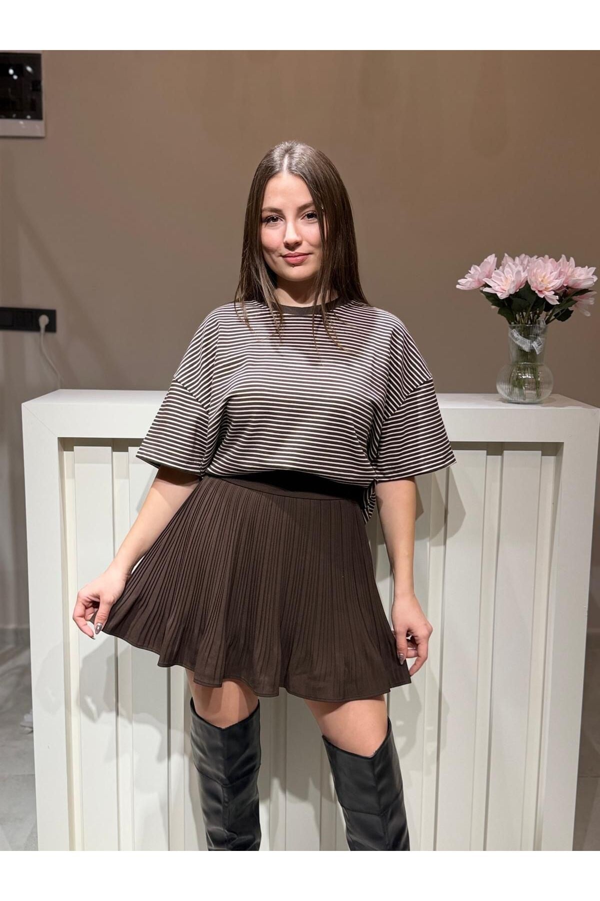 yuksek-bel-pileli-mini-etek-rahat-kali-ca21d8.jpg
