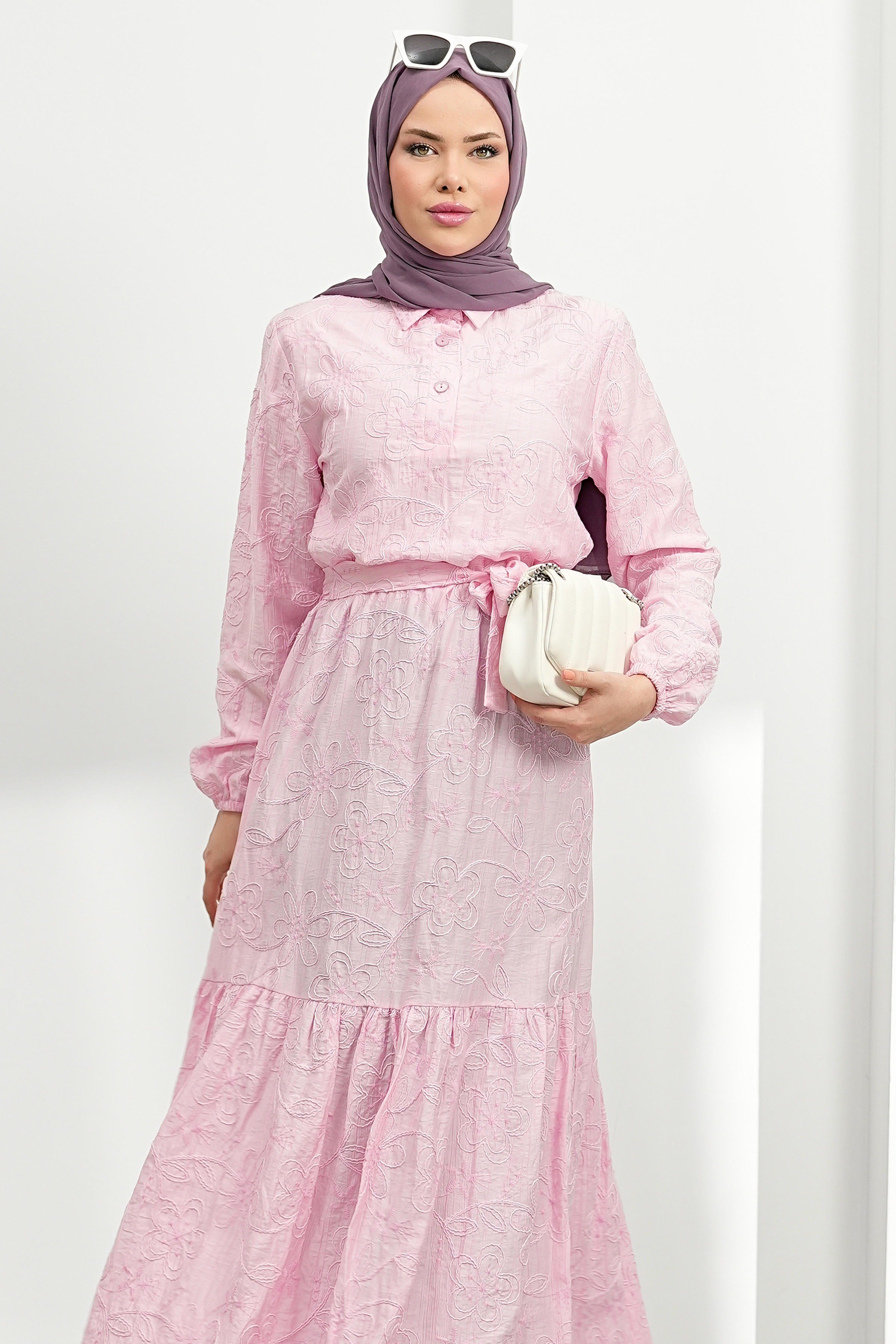 Nakışlı Kemer Detay Elbise - Pembe kadın giyim ürün görseli Arzestore