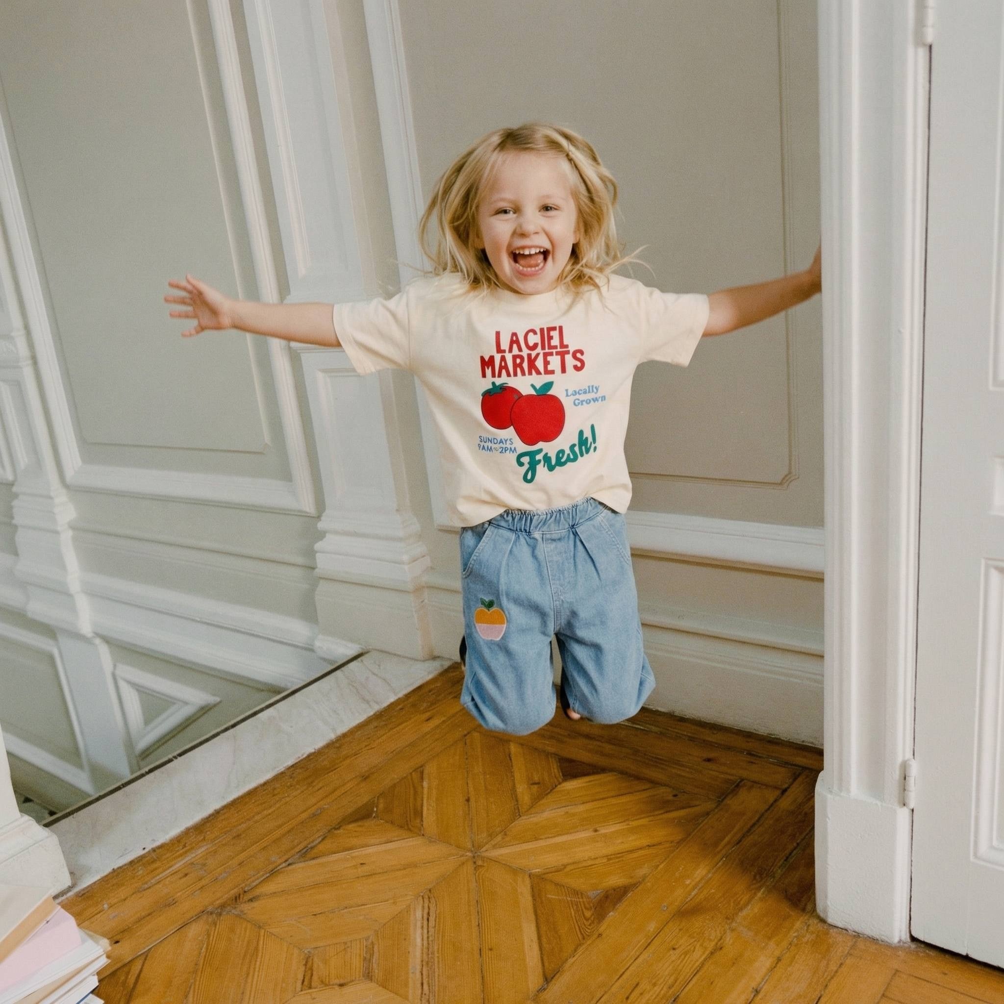 Oversize Elma Baskılı  T-shirt Ekru