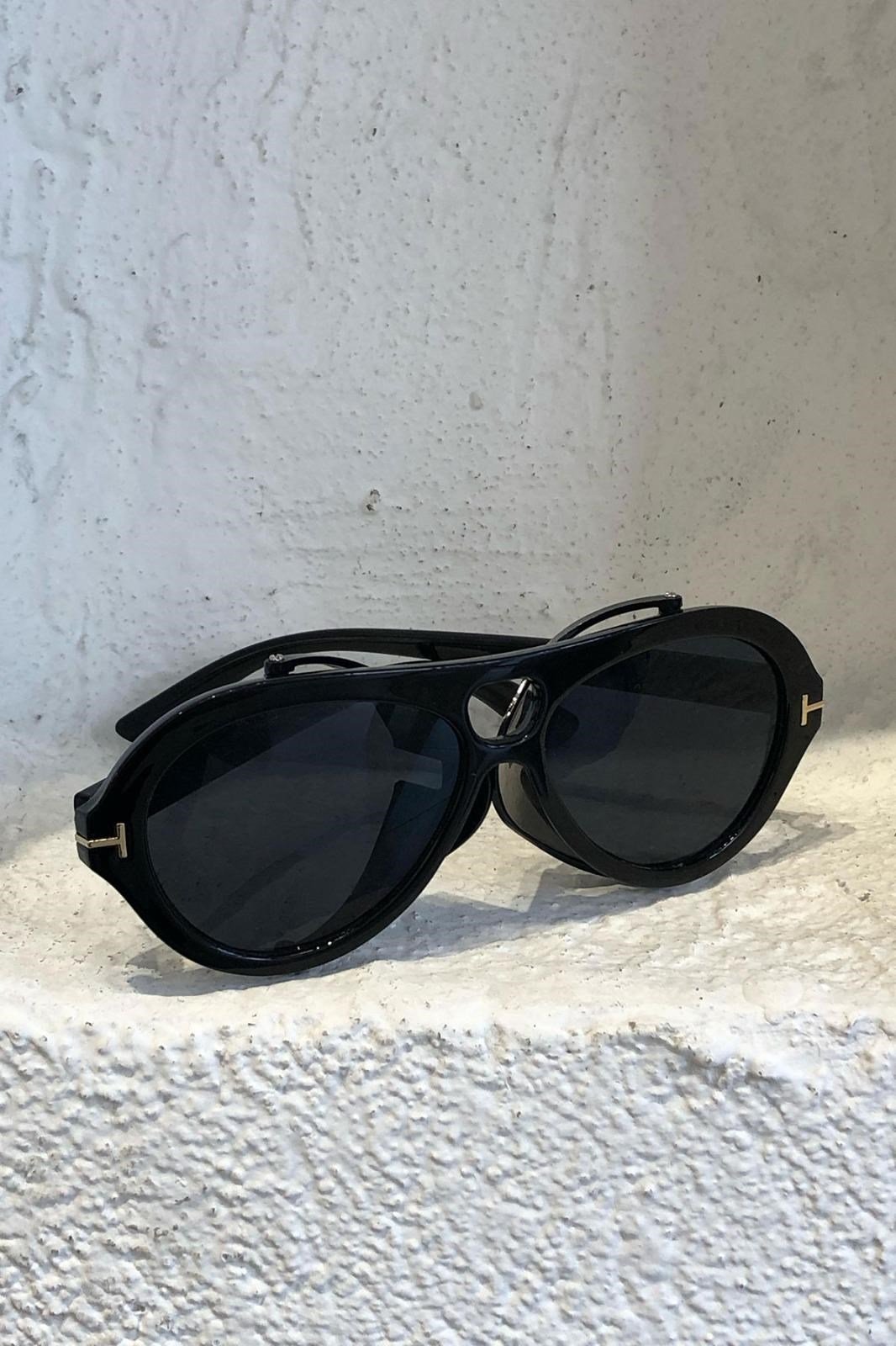 Açılabilir Model Siyah Oval Gözlük