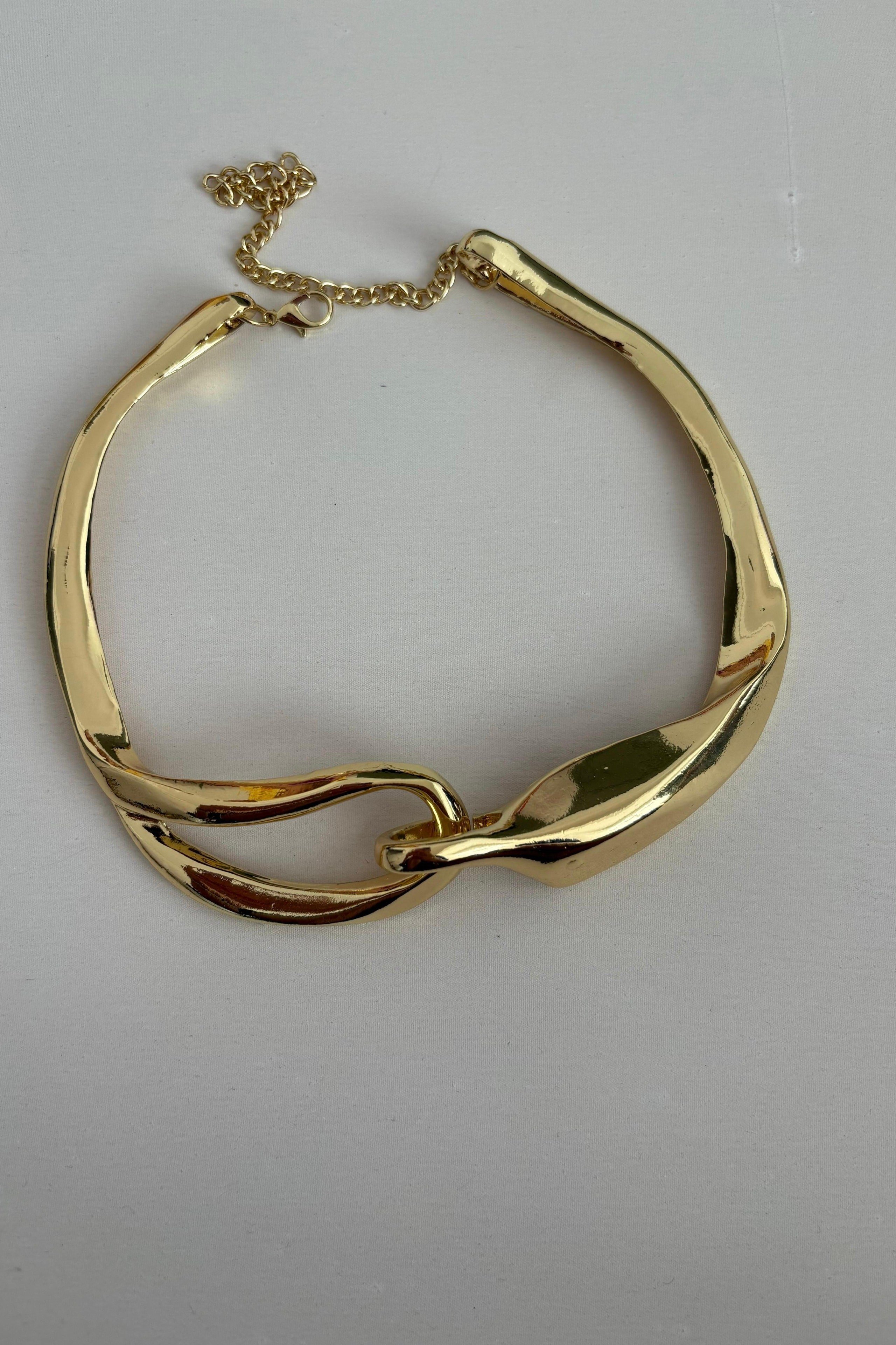 Birbirine Geçmeli Gold Kolye