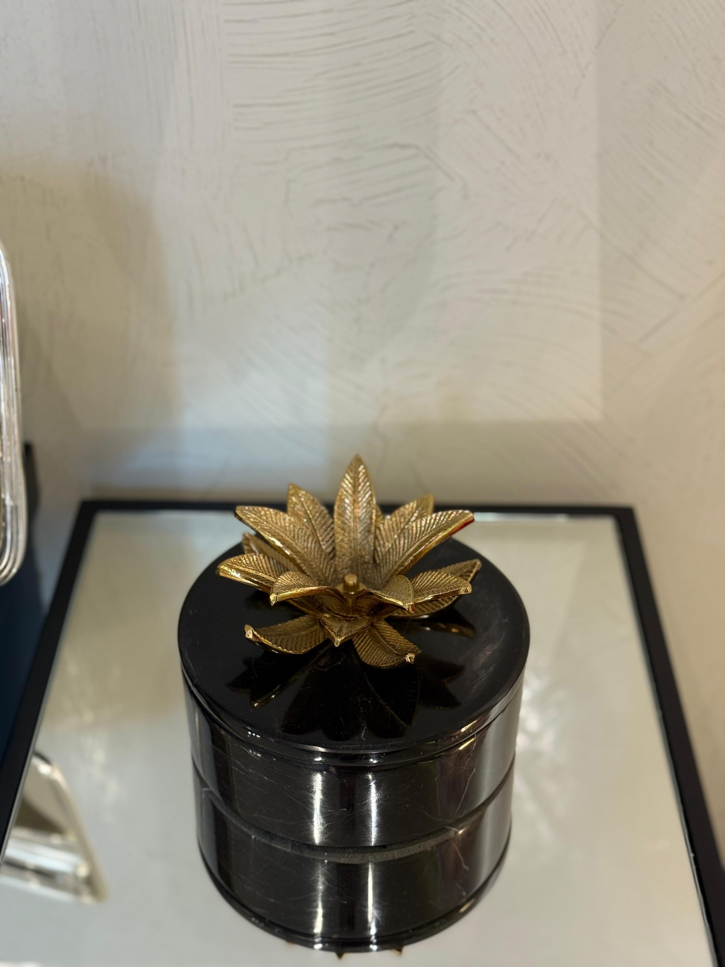 Lotus Mermer Kutu
